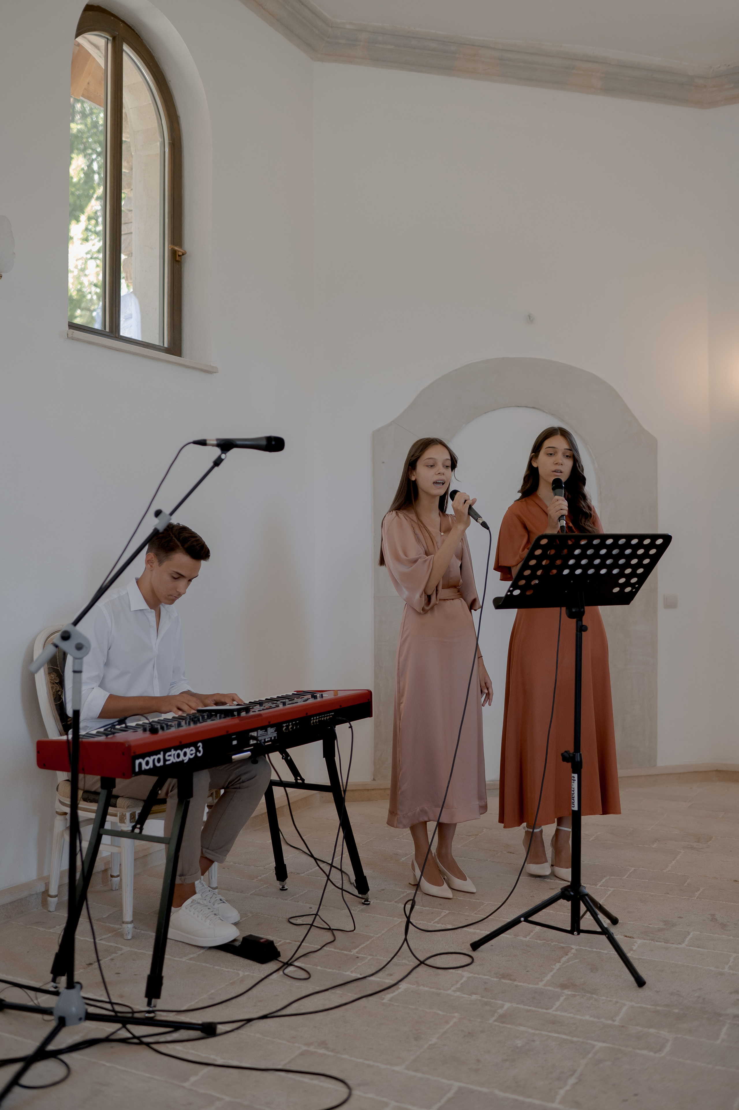 Cluj Wedding at Sungarden Resort. Fairytale wedding in Romania. Wedding photographer and videographer based in Timisoara, Romania