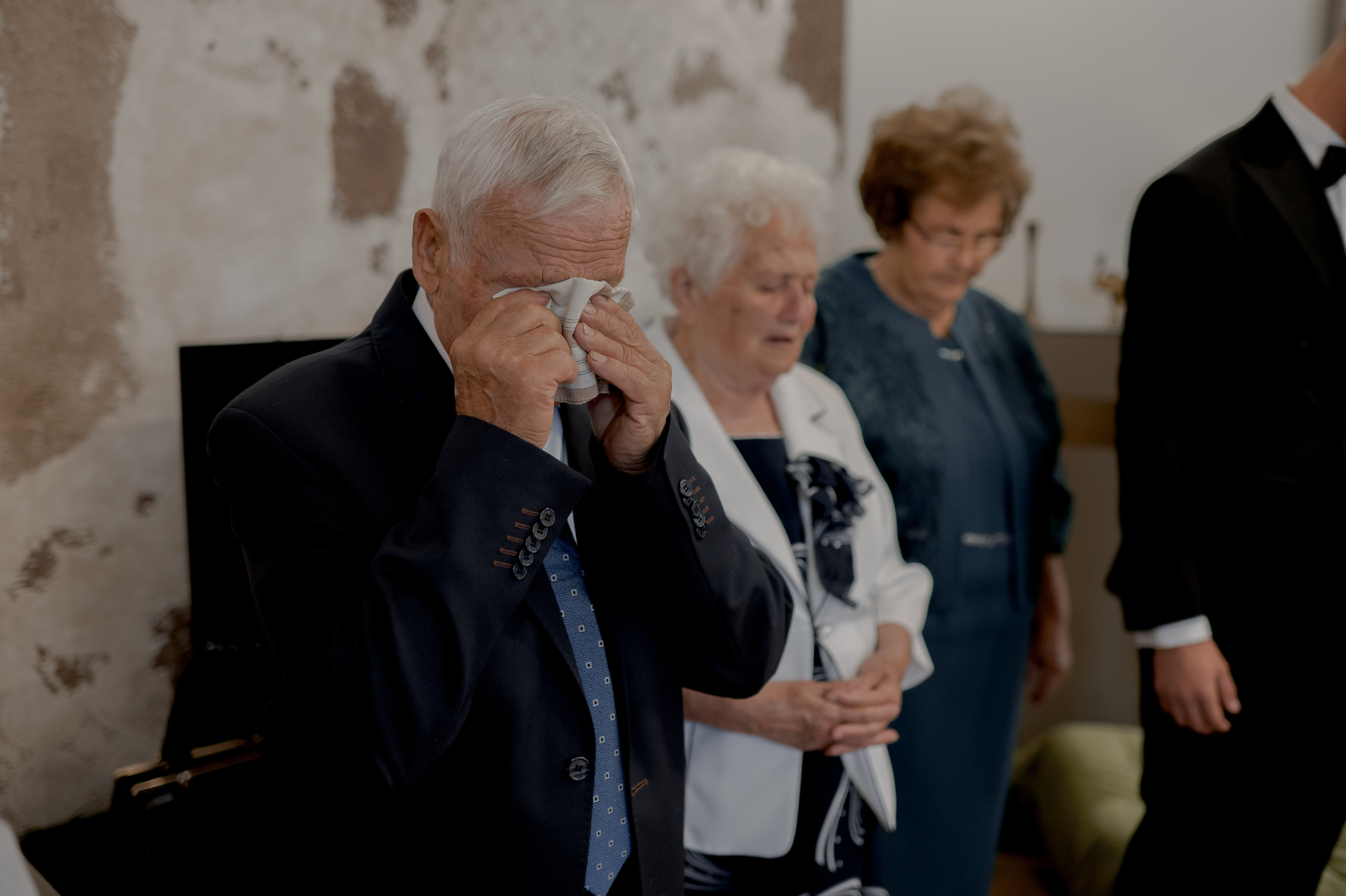 Cluj Wedding at Sungarden Resort. Fairytale wedding in Romania. Wedding photographer and videographer based in Timisoara, Romania