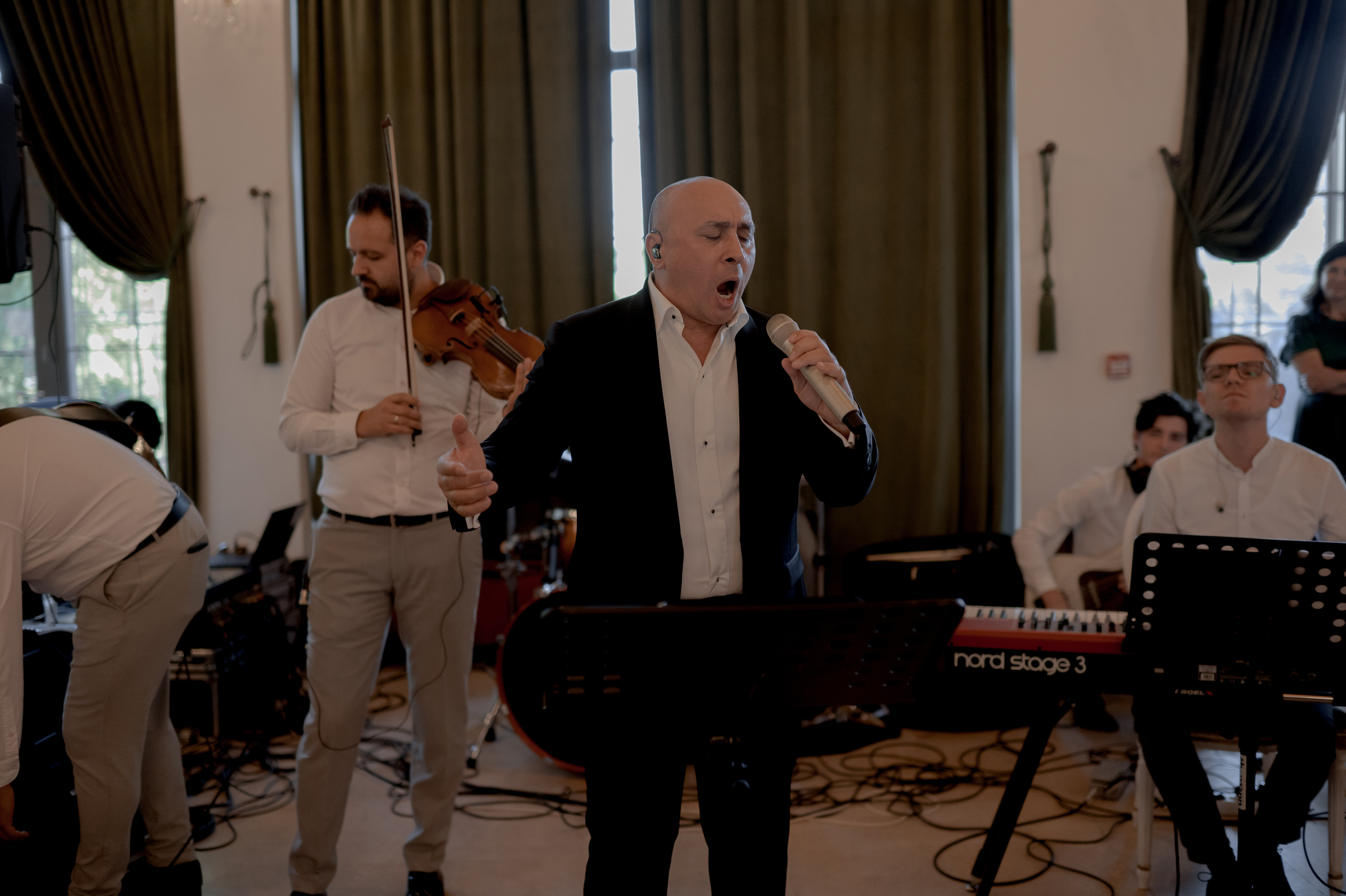 Cluj Wedding at Sungarden Resort. Fairytale wedding in Romania. Wedding photographer and videographer based in Timisoara, Romania