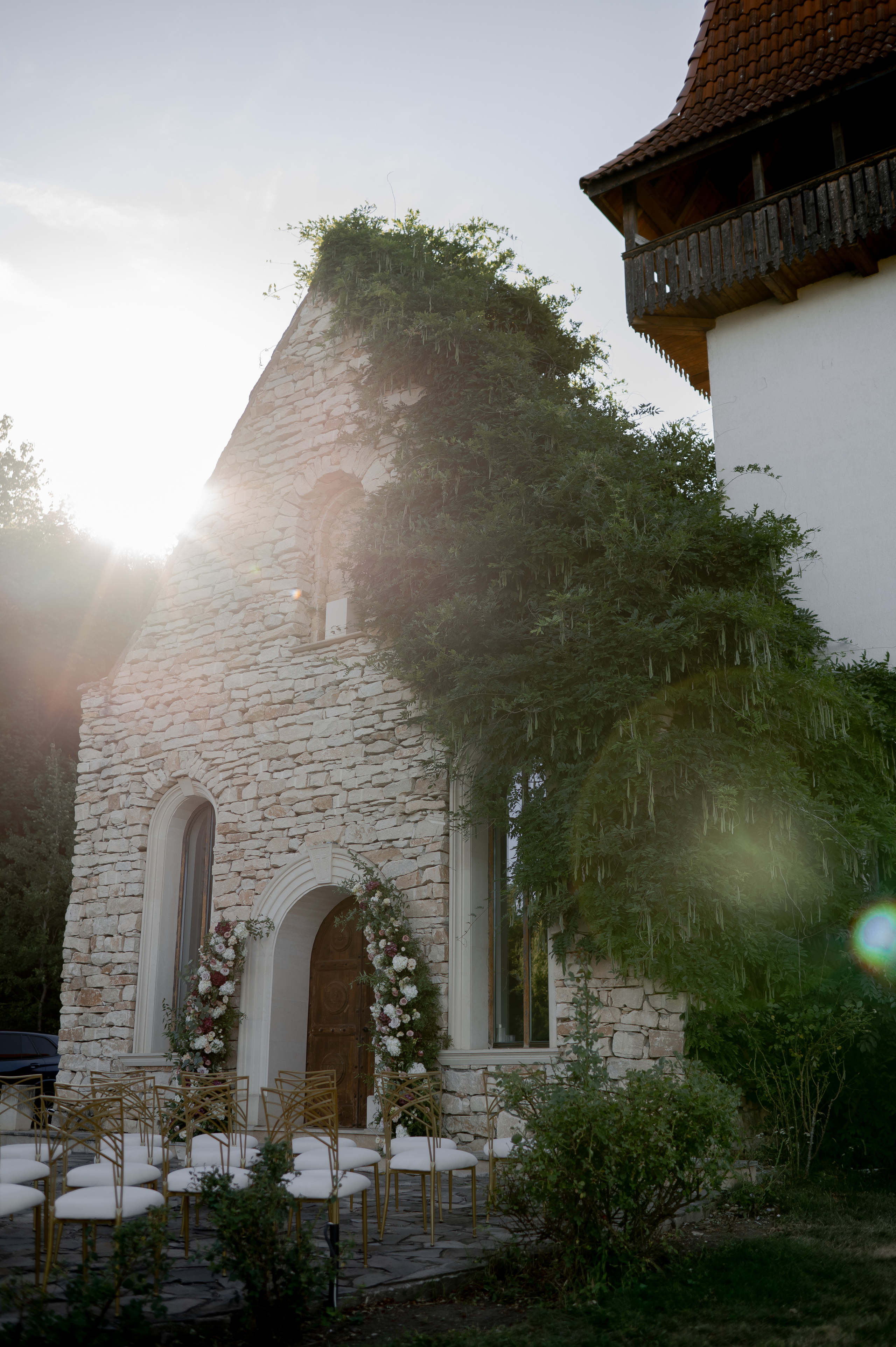 Cluj Wedding at Sungarden Resort. Fairytale wedding in Romania. Wedding photographer and videographer based in Timisoara, Romania