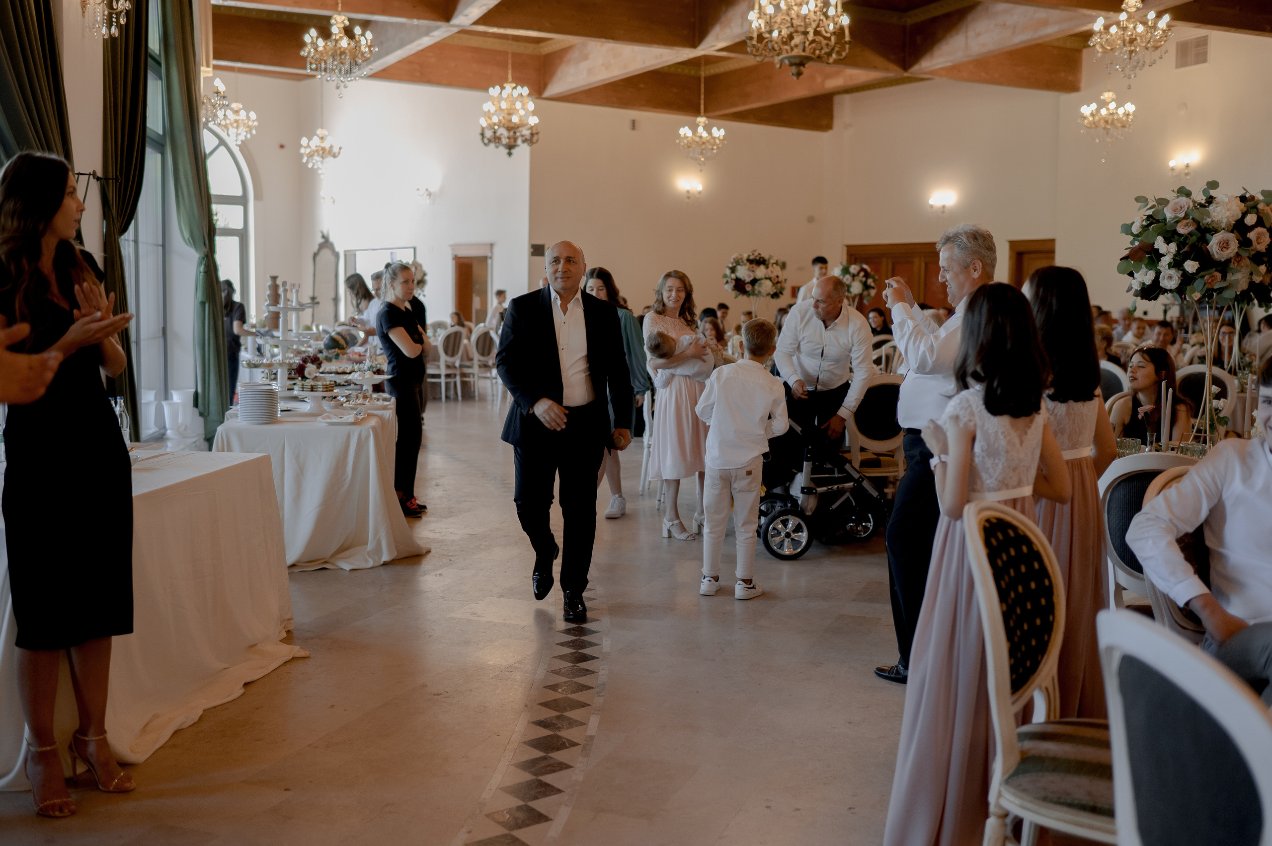 Cluj Wedding at Sungarden Resort. Fairytale wedding in Romania. Wedding photographer and videographer based in Timisoara, Romania