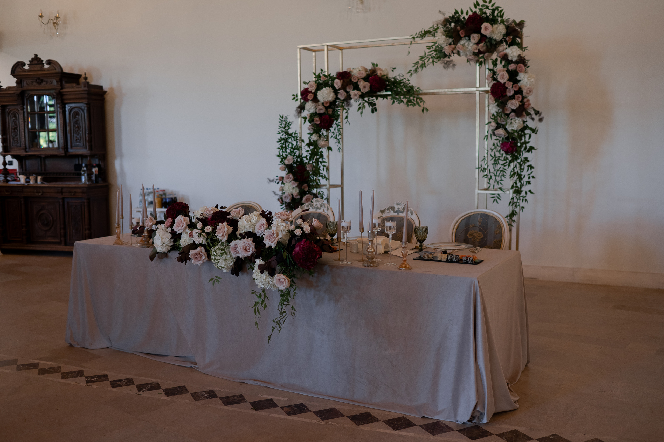 Cluj Wedding at Sungarden Resort. Fairytale wedding in Romania. Wedding photographer and videographer based in Timisoara, Romania