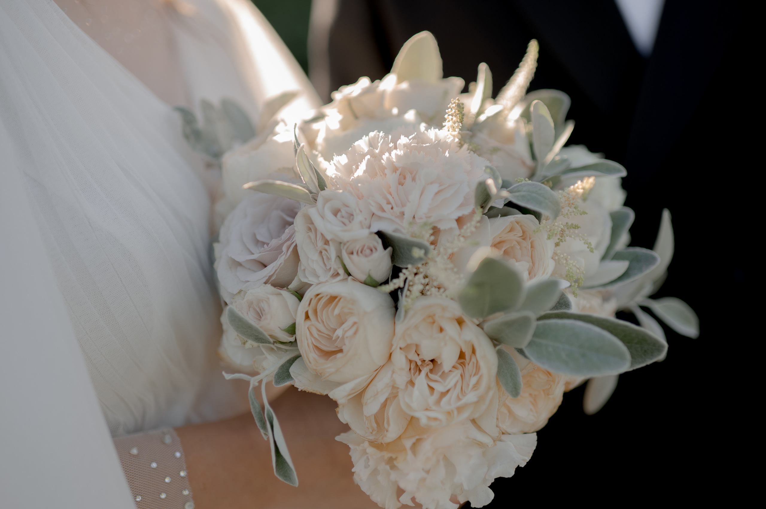 Cluj Wedding at Sungarden Resort. Fairytale wedding in Romania. Wedding photographer and videographer based in Timisoara, Romania