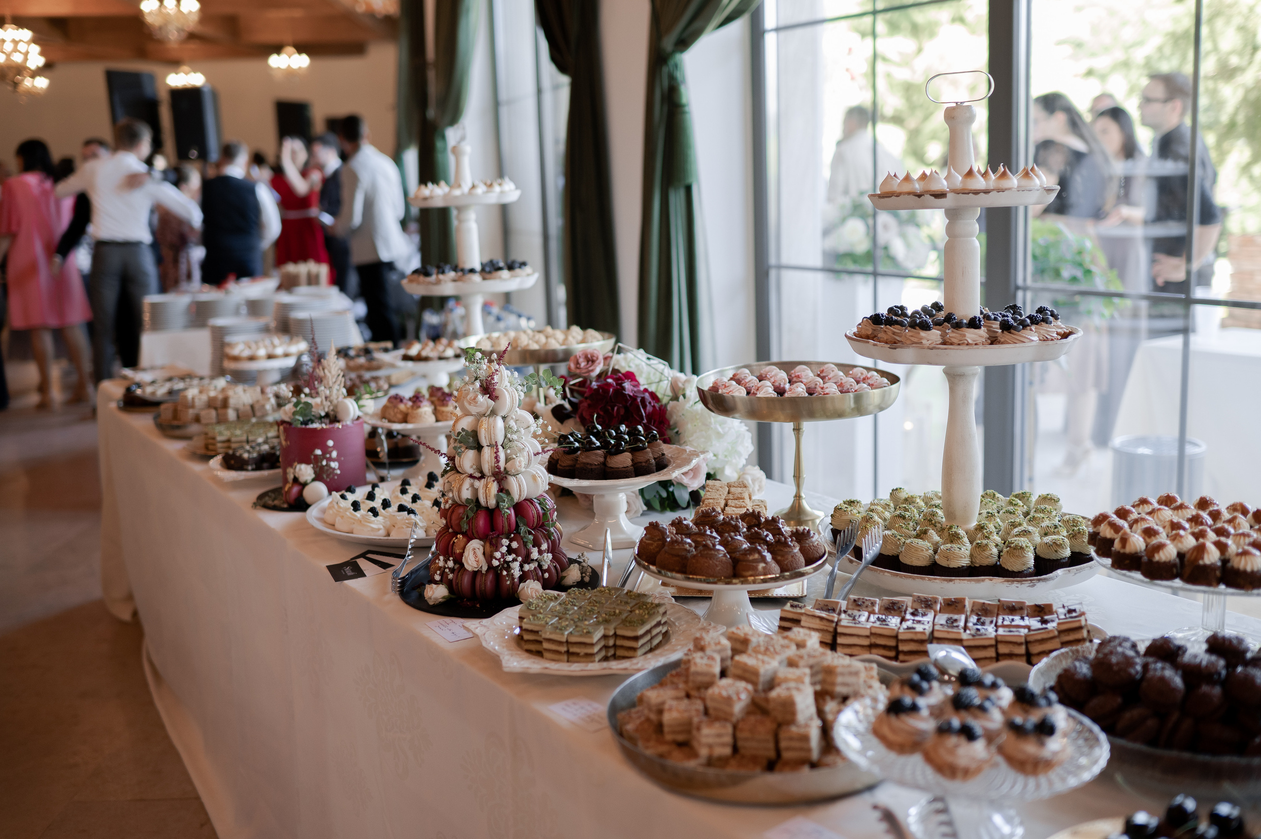 Cluj Wedding at Sungarden Resort. Fairytale wedding in Romania. Wedding photographer and videographer based in Timisoara, Romania