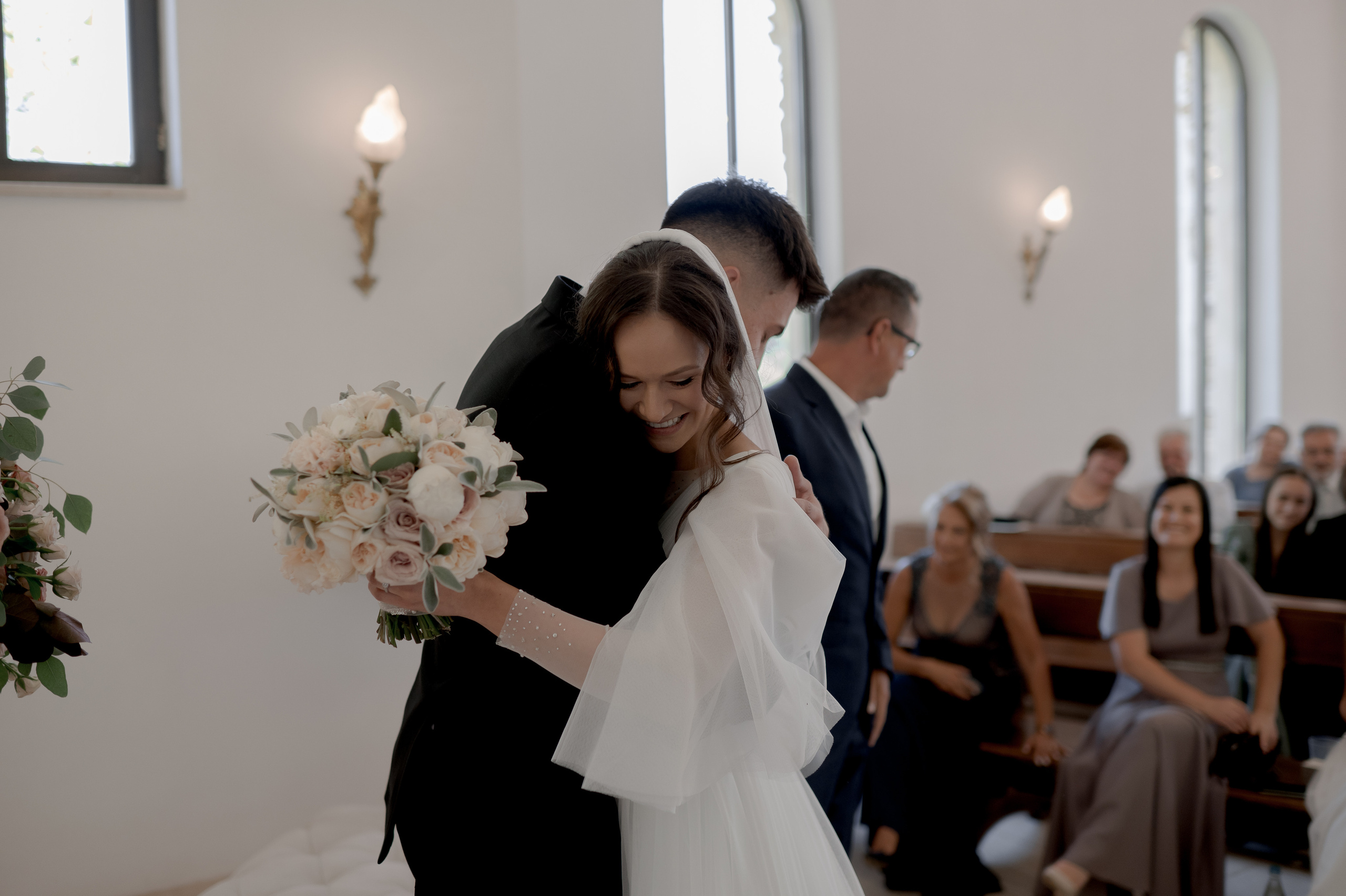 July wedding of Darius and Denisa at SunGarden Resort, showcasing a Romana G Urmanczy wedding dress from Cluj and Zahav wedding bands