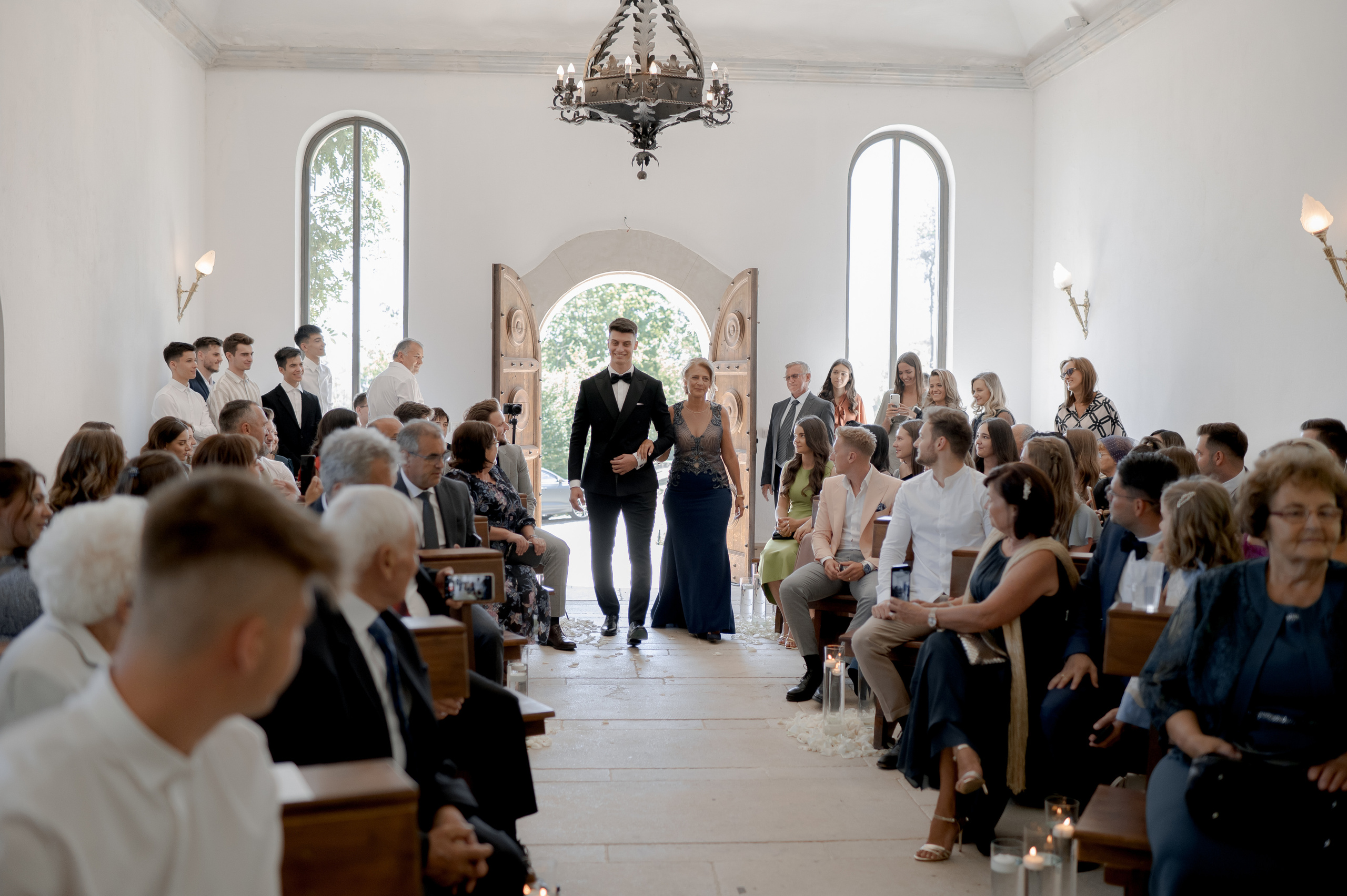 Cluj Wedding at Sungarden Resort. Fairytale wedding in Romania. Wedding photographer and videographer based in Timisoara, Romania