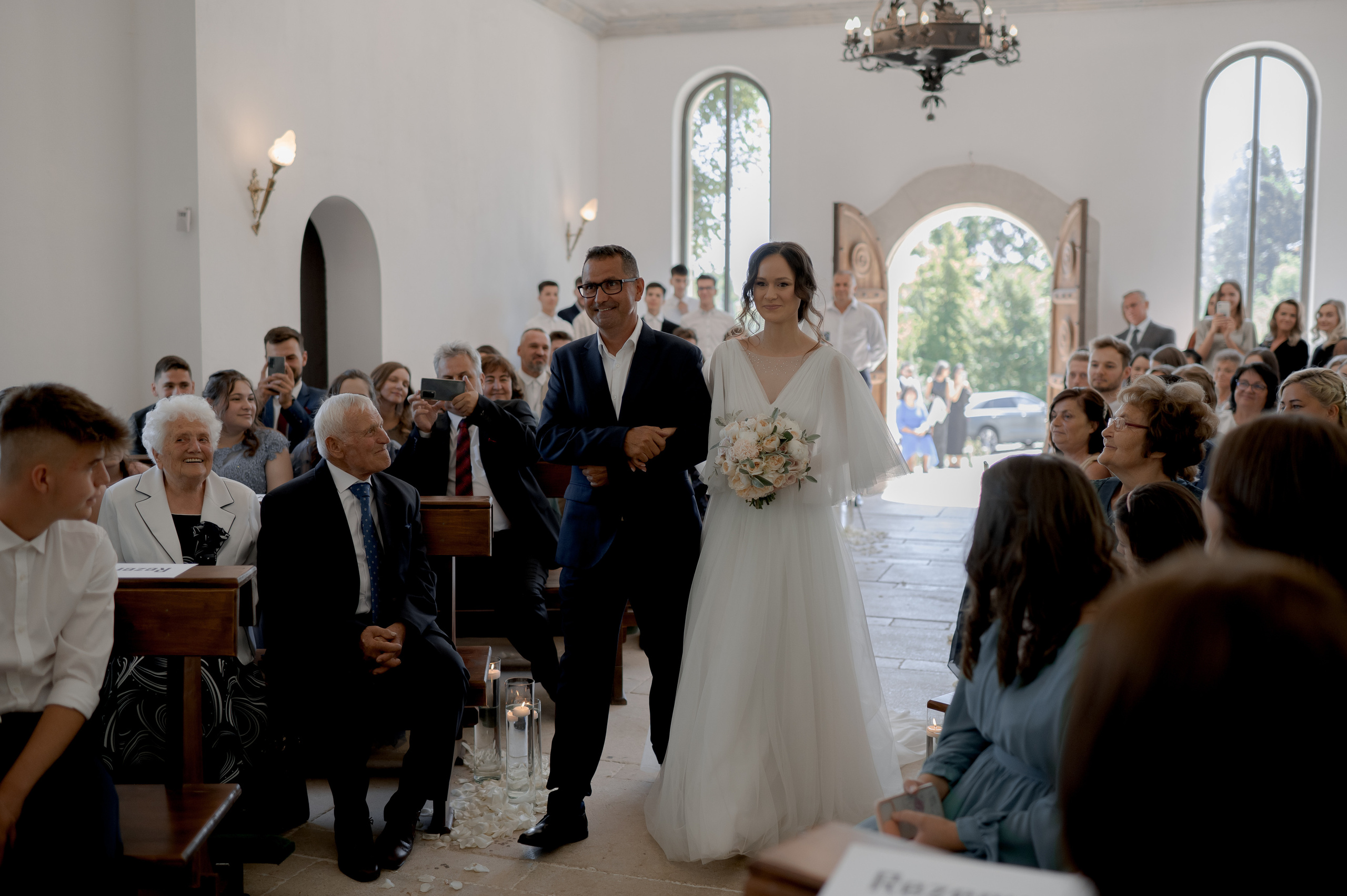 Cluj Wedding at Sungarden Resort. Fairytale wedding in Romania. Wedding photographer and videographer based in Timisoara, Romania