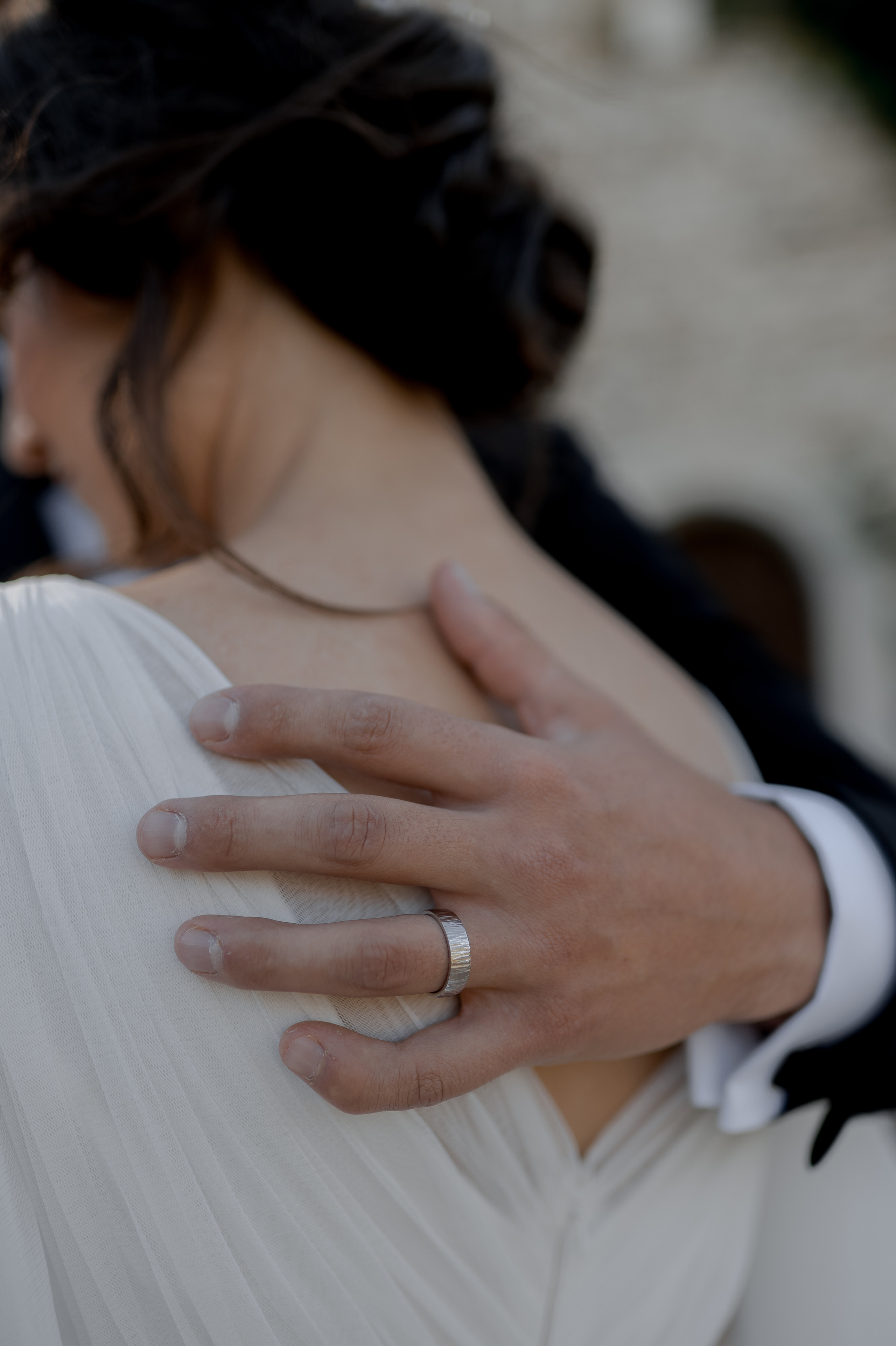 SunGarden Resort hosts the wedding of Darius and Denisa in July, with Denisa wearing a Romana G Urmanczy wedding dress made in Cluj and Zahav wedding bands.