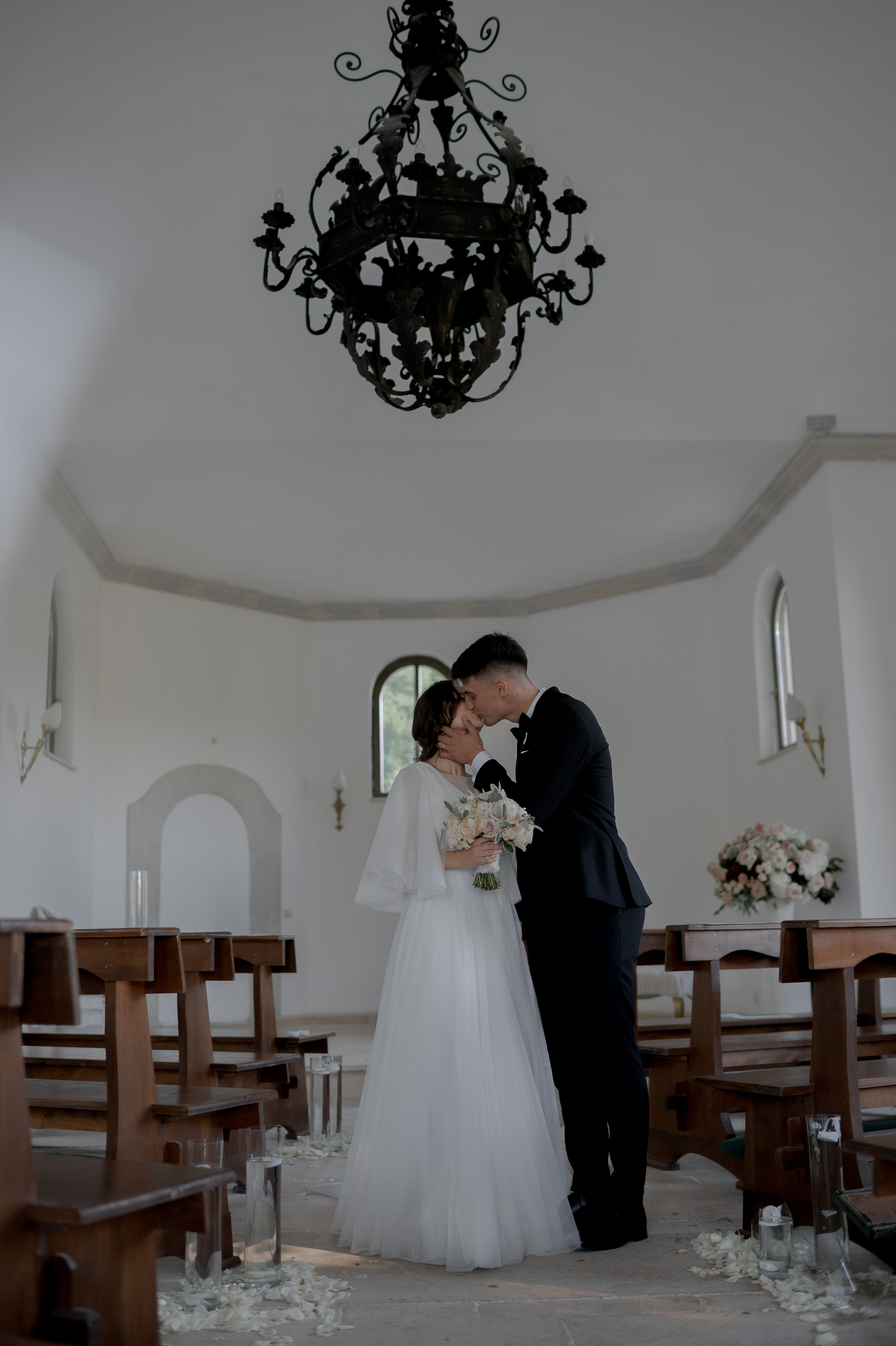 Cluj Wedding at Sungarden Resort. Fairytale wedding in Romania. Wedding photographer and videographer based in Timisoara, Romania