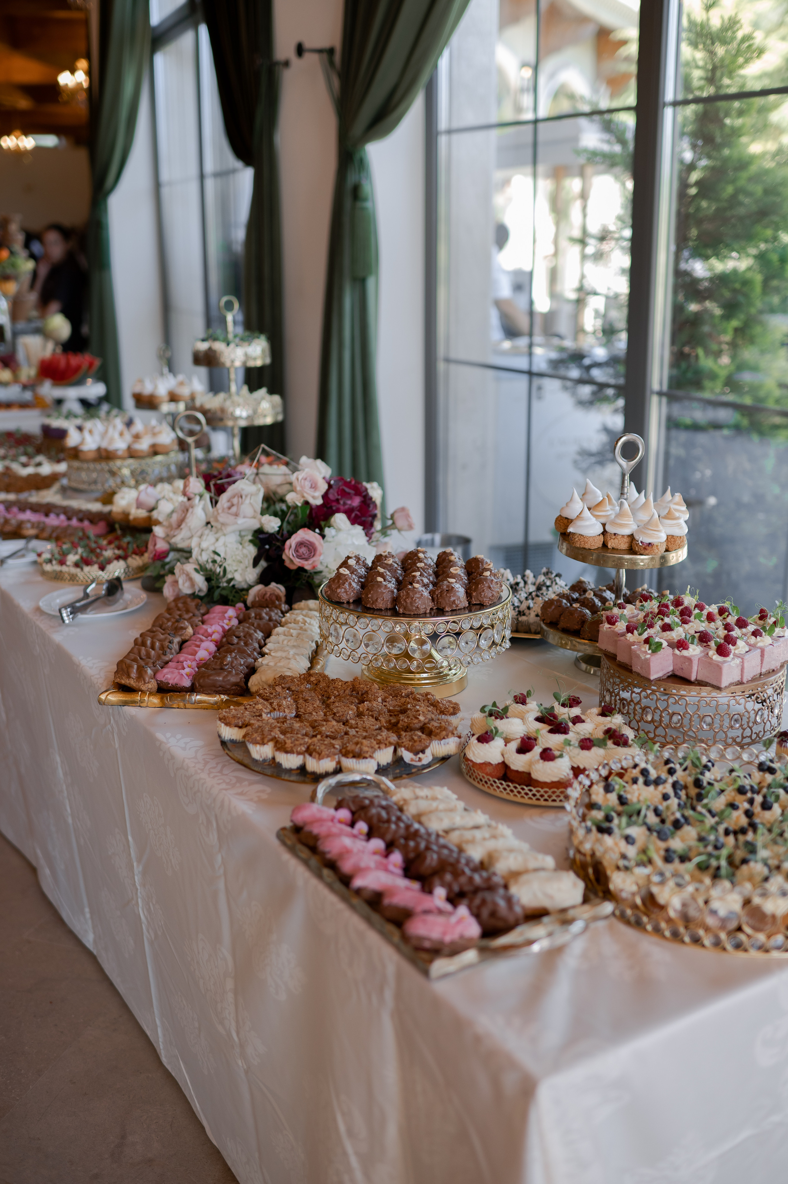 Cluj Wedding at Sungarden Resort. Fairytale wedding in Romania. Wedding photographer and videographer based in Timisoara, Romania