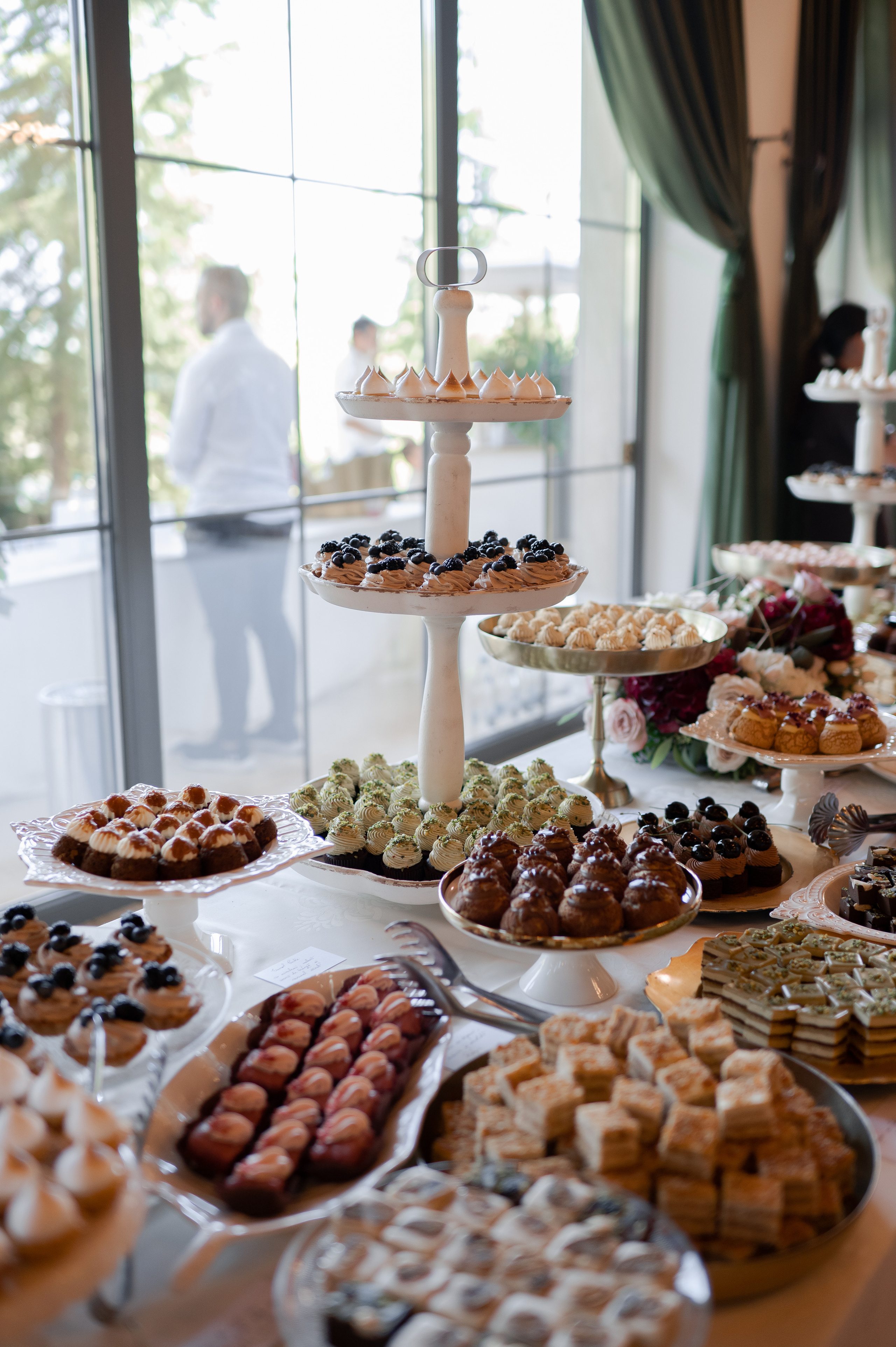 Cluj Wedding at Sungarden Resort. Fairytale wedding in Romania. Wedding photographer and videographer based in Timisoara, Romania