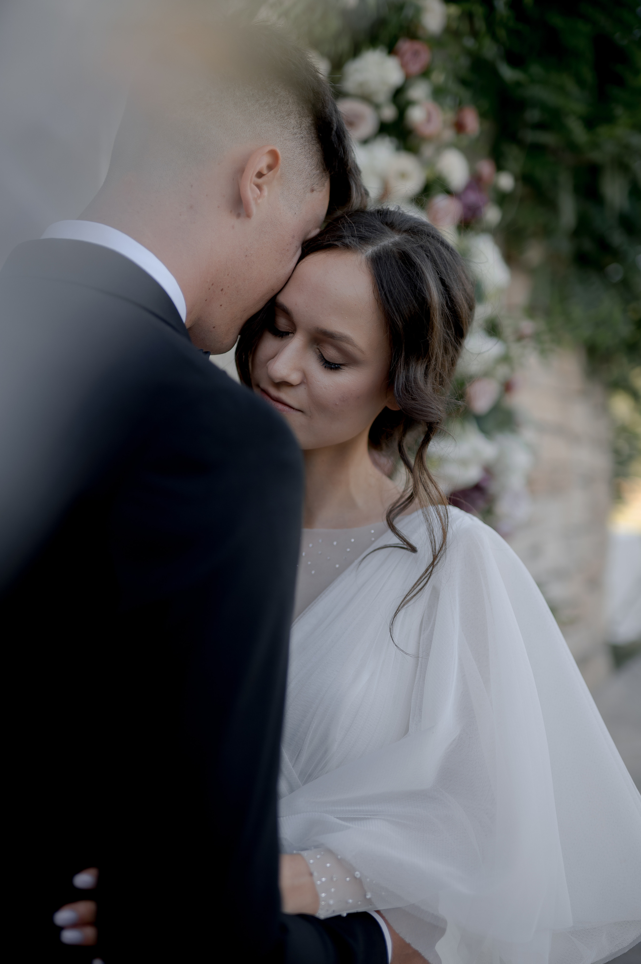 Cluj Wedding at Sungarden Resort. Fairytale wedding in Romania. Wedding photographer and videographer based in Timisoara, Romania