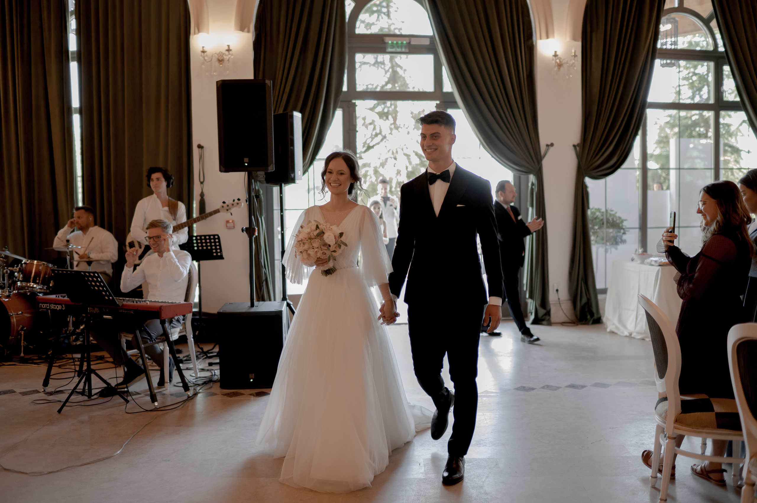 Cluj Wedding at Sungarden Resort. Fairytale wedding in Romania. Wedding photographer and videographer based in Timisoara, Romania