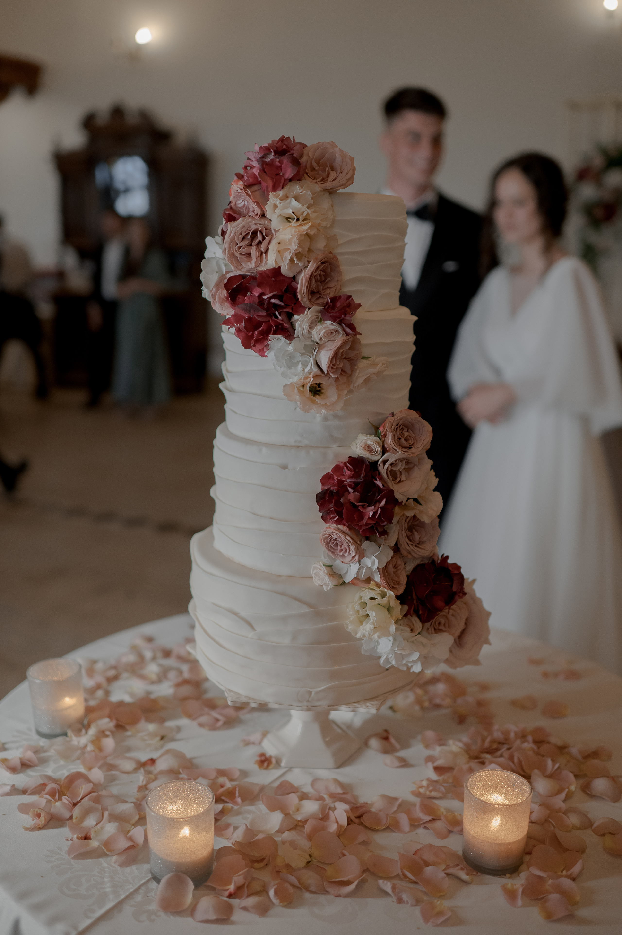 Cluj Wedding at Sungarden Resort. Fairytale wedding in Romania. Wedding photographer and videographer based in Timisoara, Romania