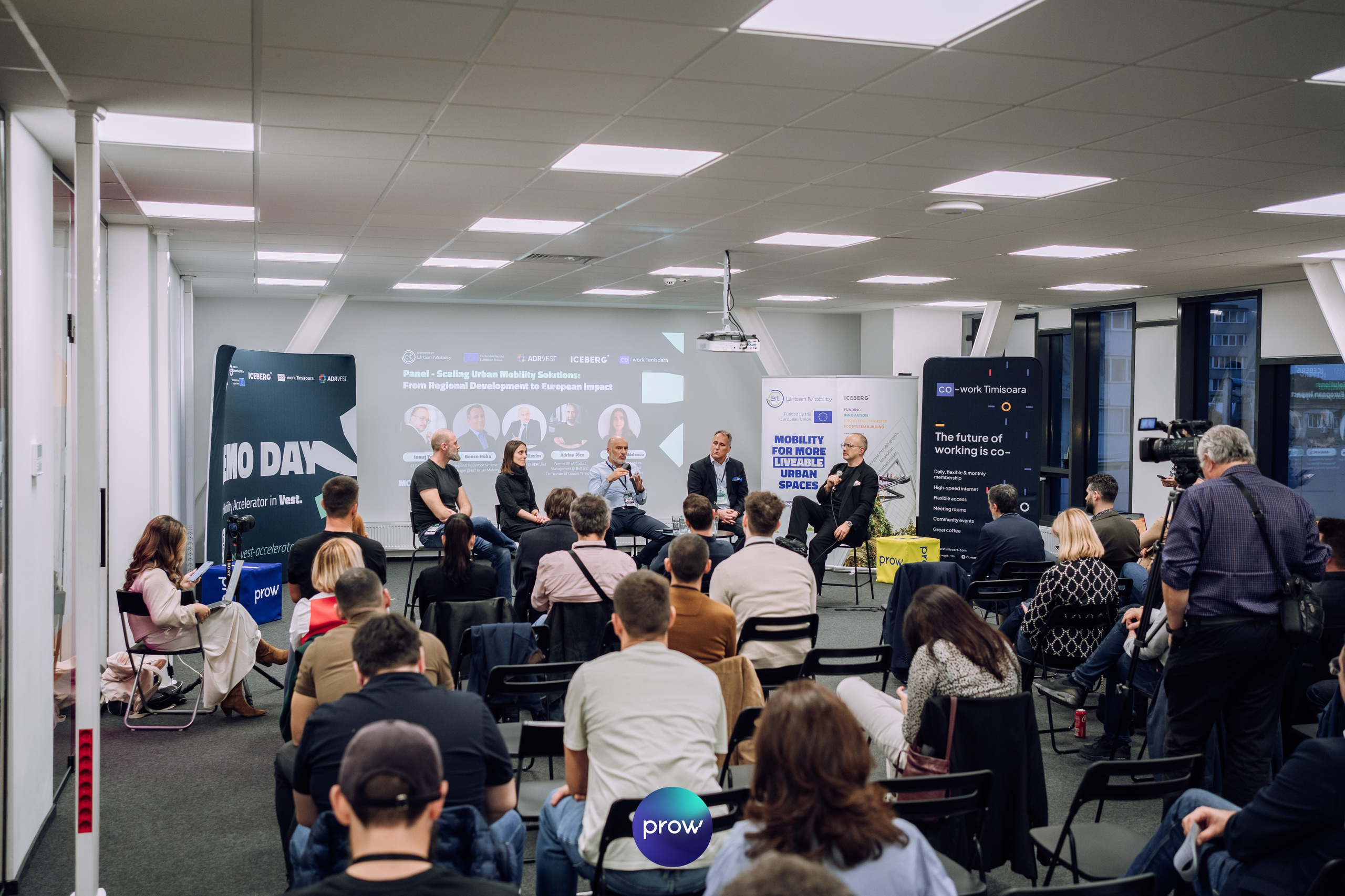 InVest DemoDay @ Cowork. Cozac Cristian Photographer