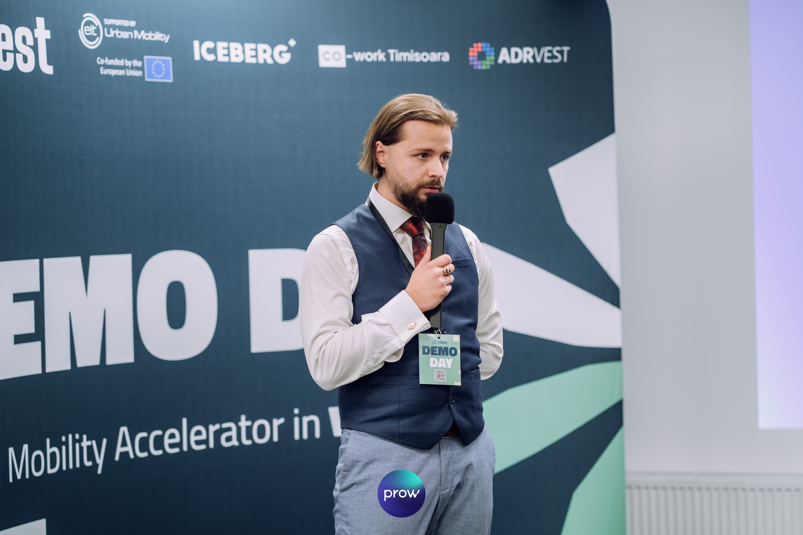 InVest DemoDay @ Cowork. Cozac Cristian Photographer