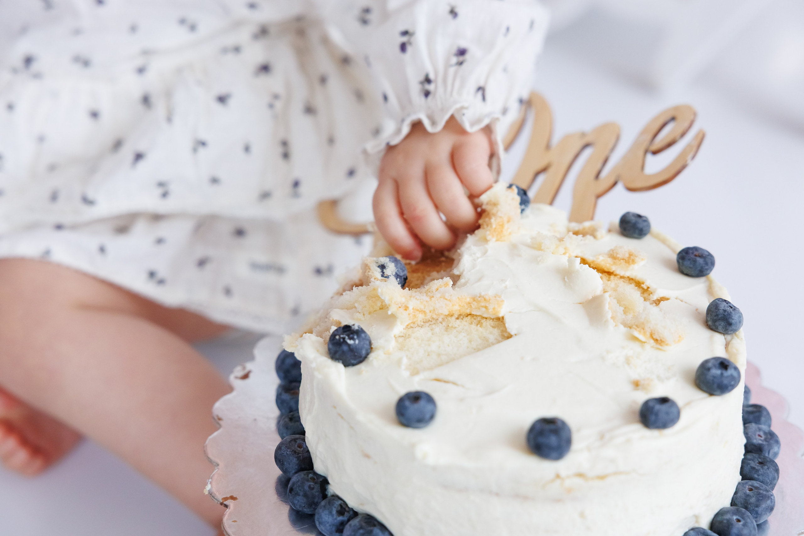 Smash cake. Фотограф Ирина Йотова