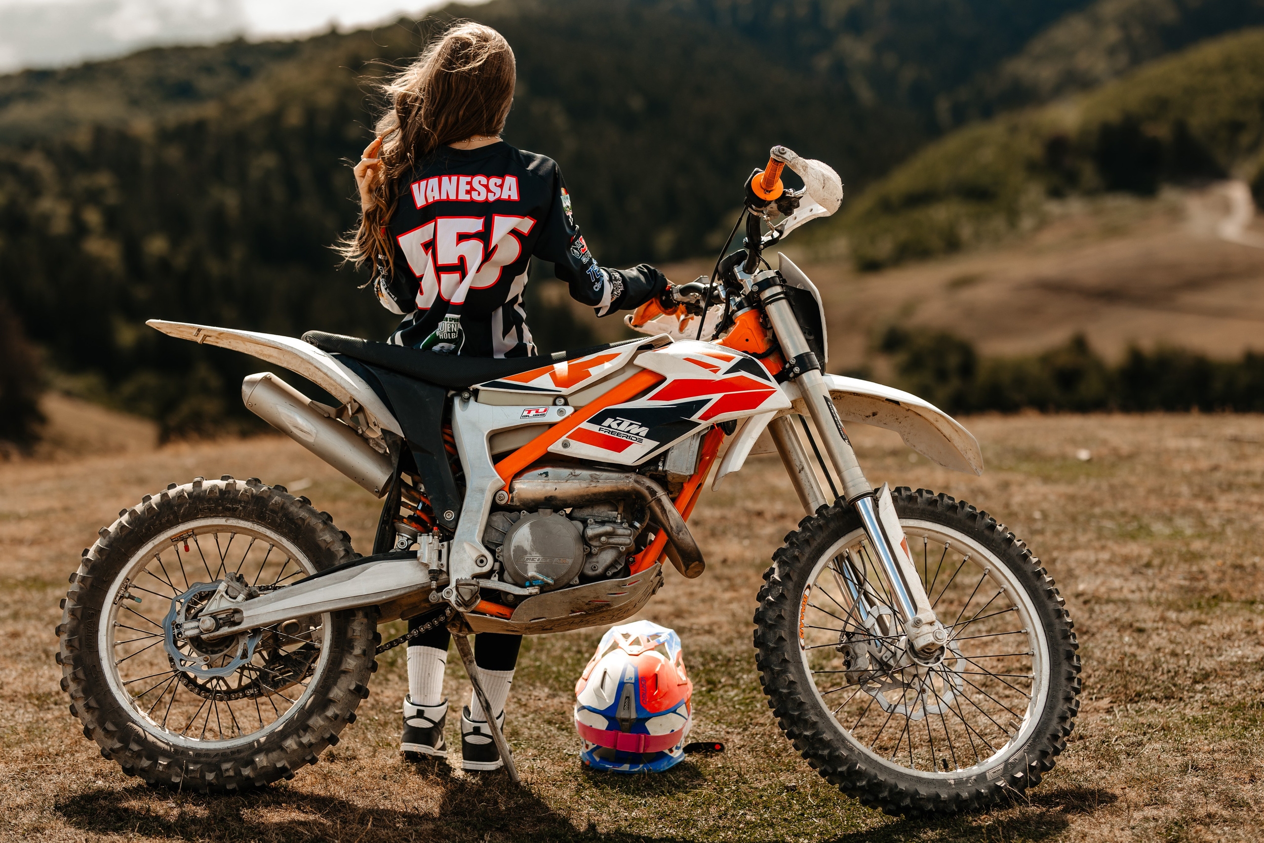 Fetele Enduro. Ionut Brehuescu — Fotograf