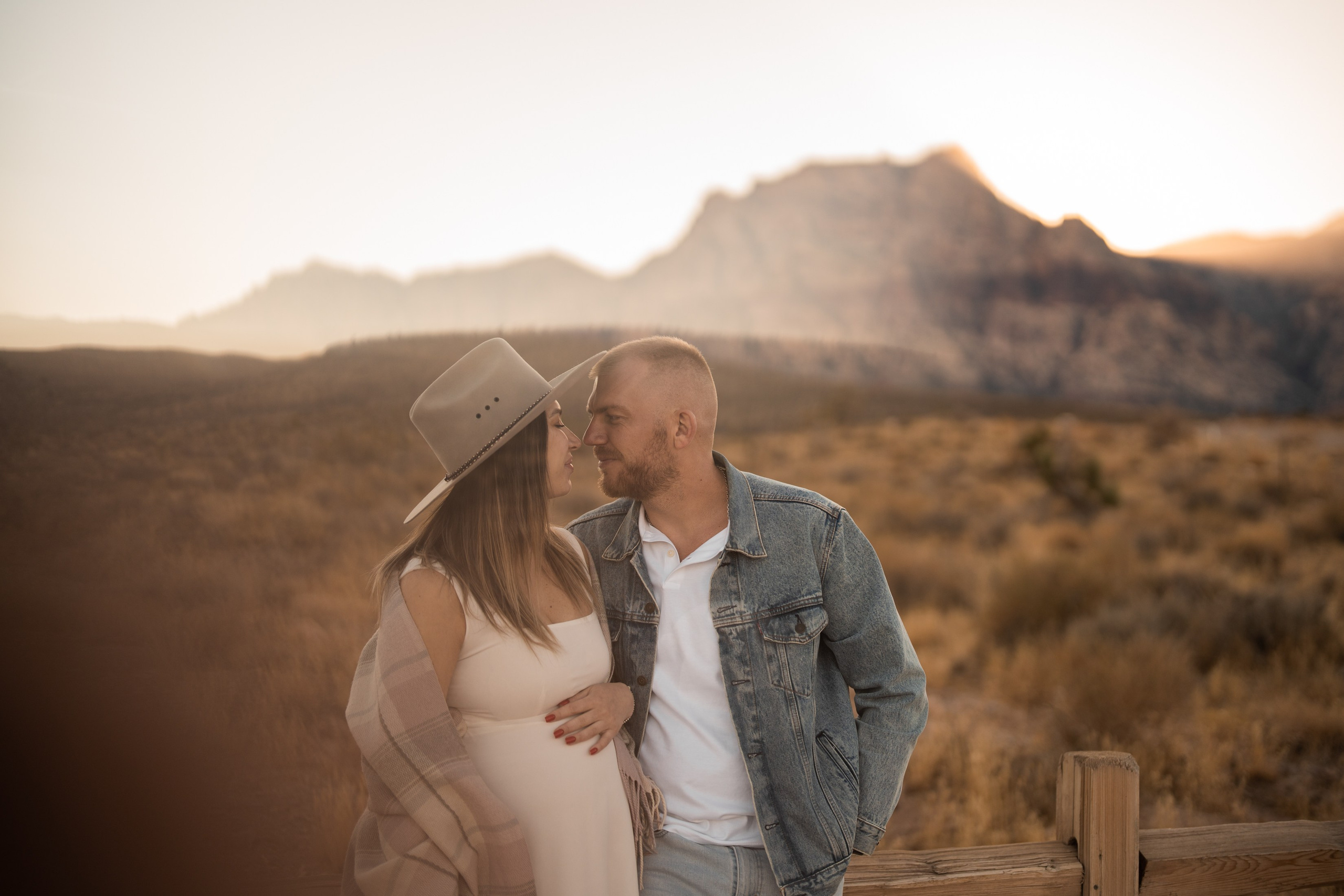 Anya&Andrey. Pregnancy. Wedding & elopement photographer Viktoriya Kravtsov. Las Vegas