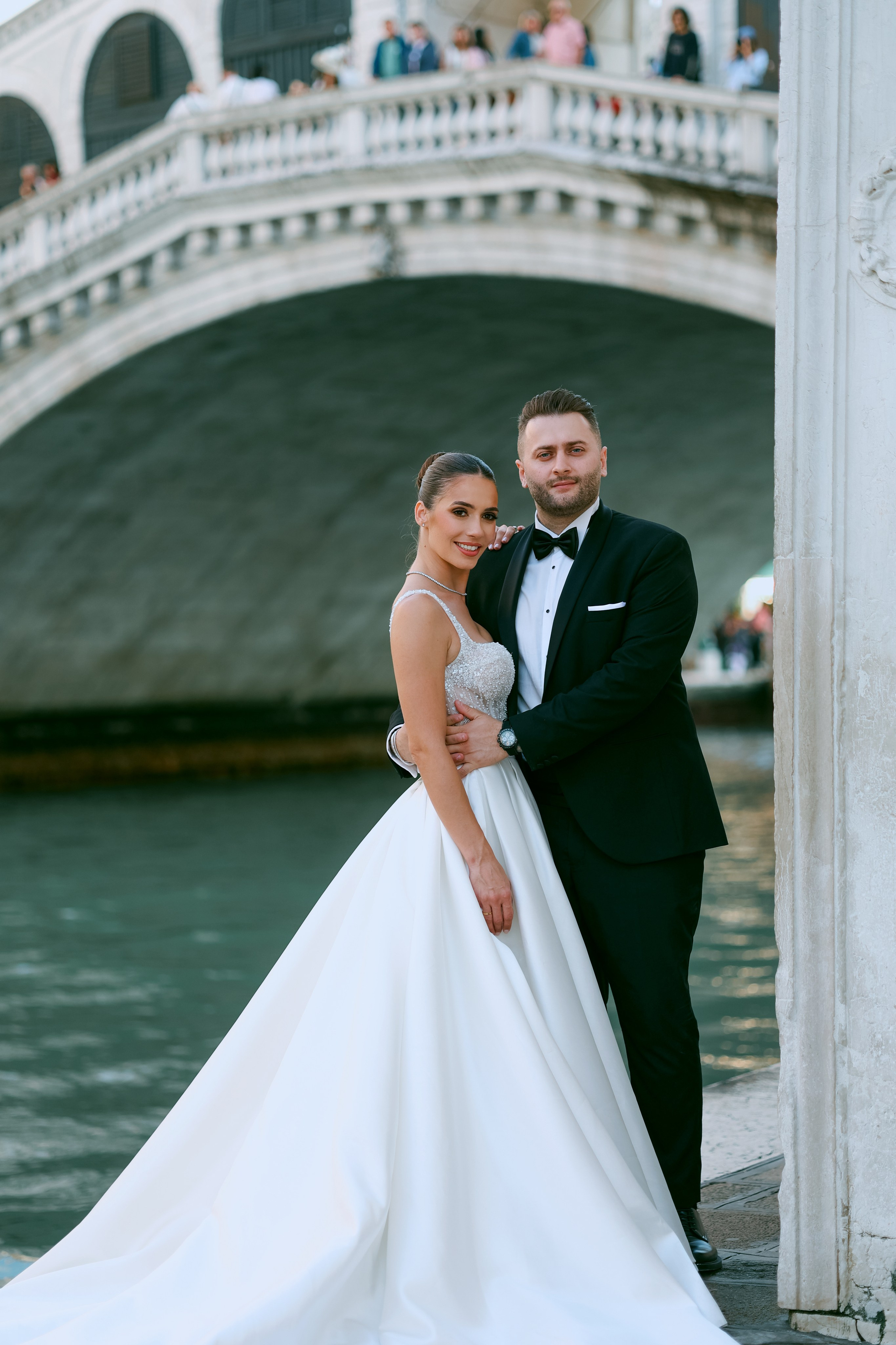 Romantic wedding portrait near the Rialto Bridge 