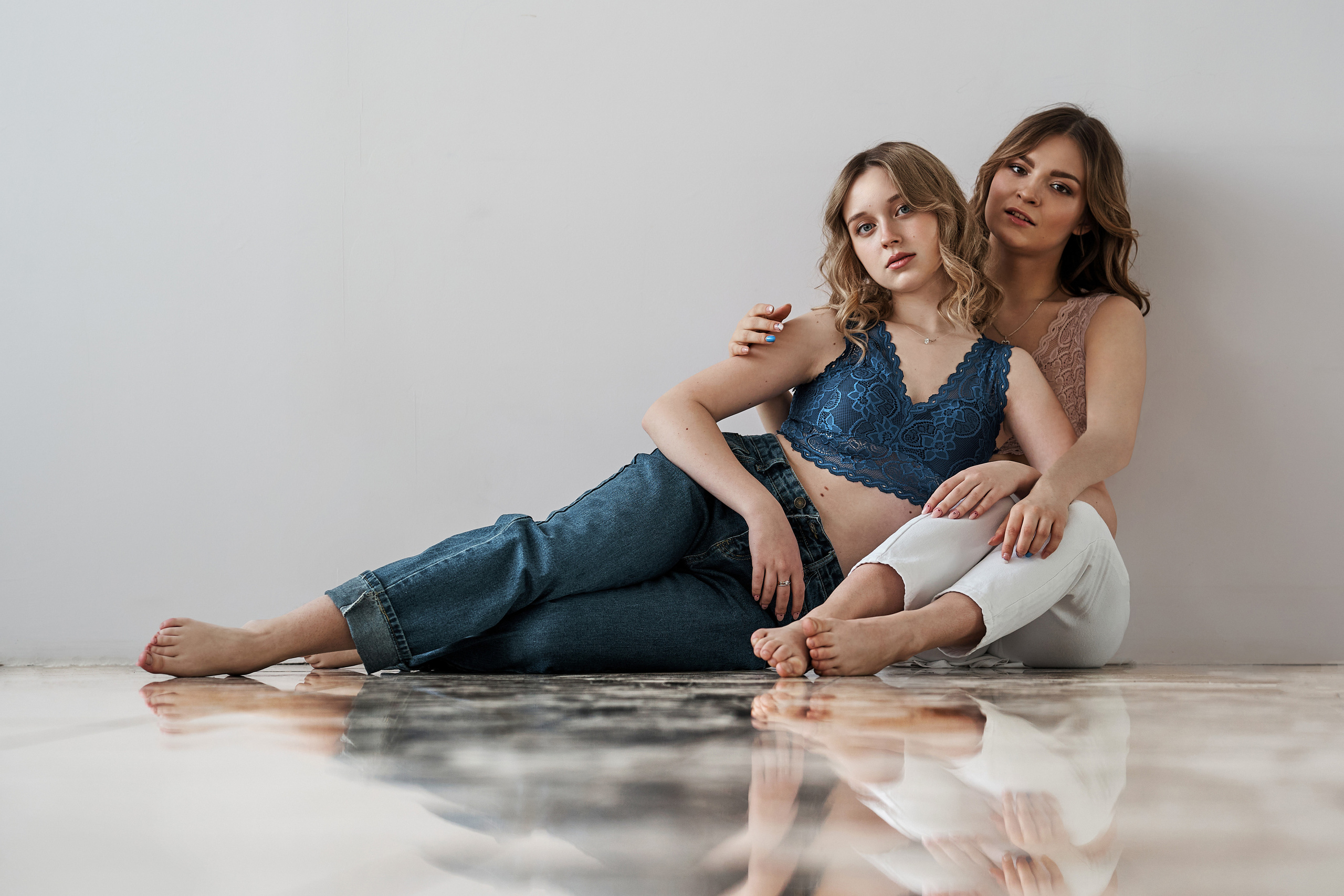 Anastasia. Girlfriends photo shoot. Photographer in Barcelona Spain Zhanna Zakharchenko