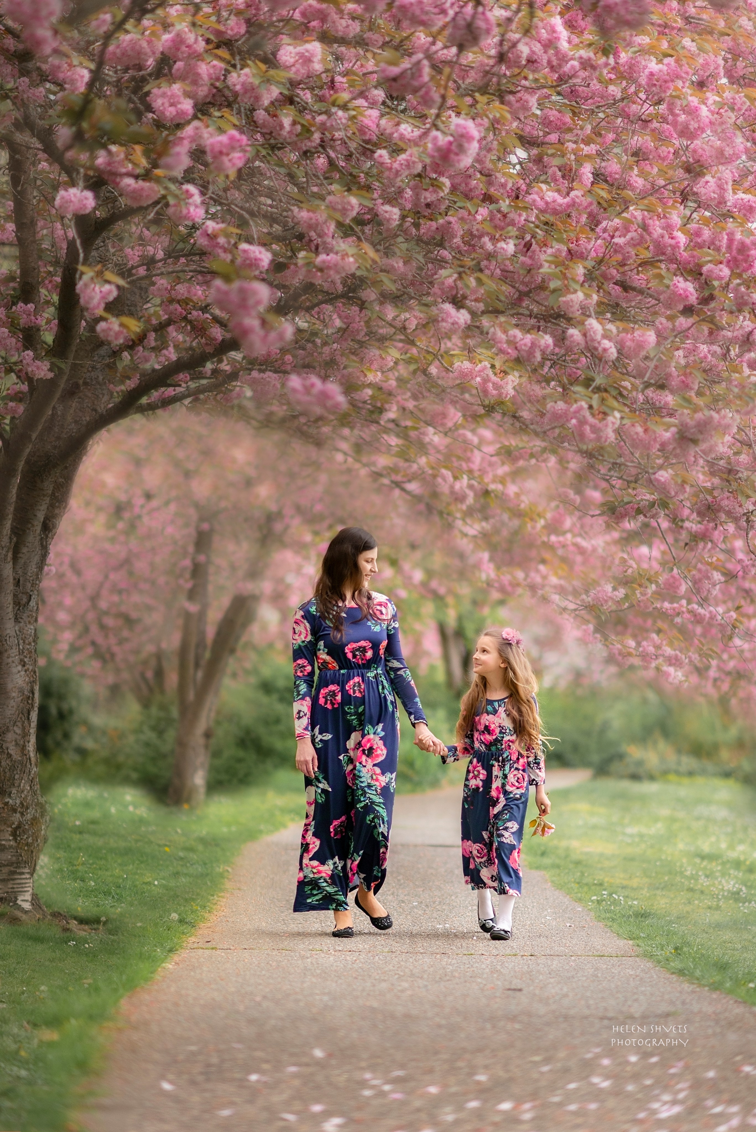 Family of Olya. Wedding & family photography in Seattle area. Helen Michelle photographer