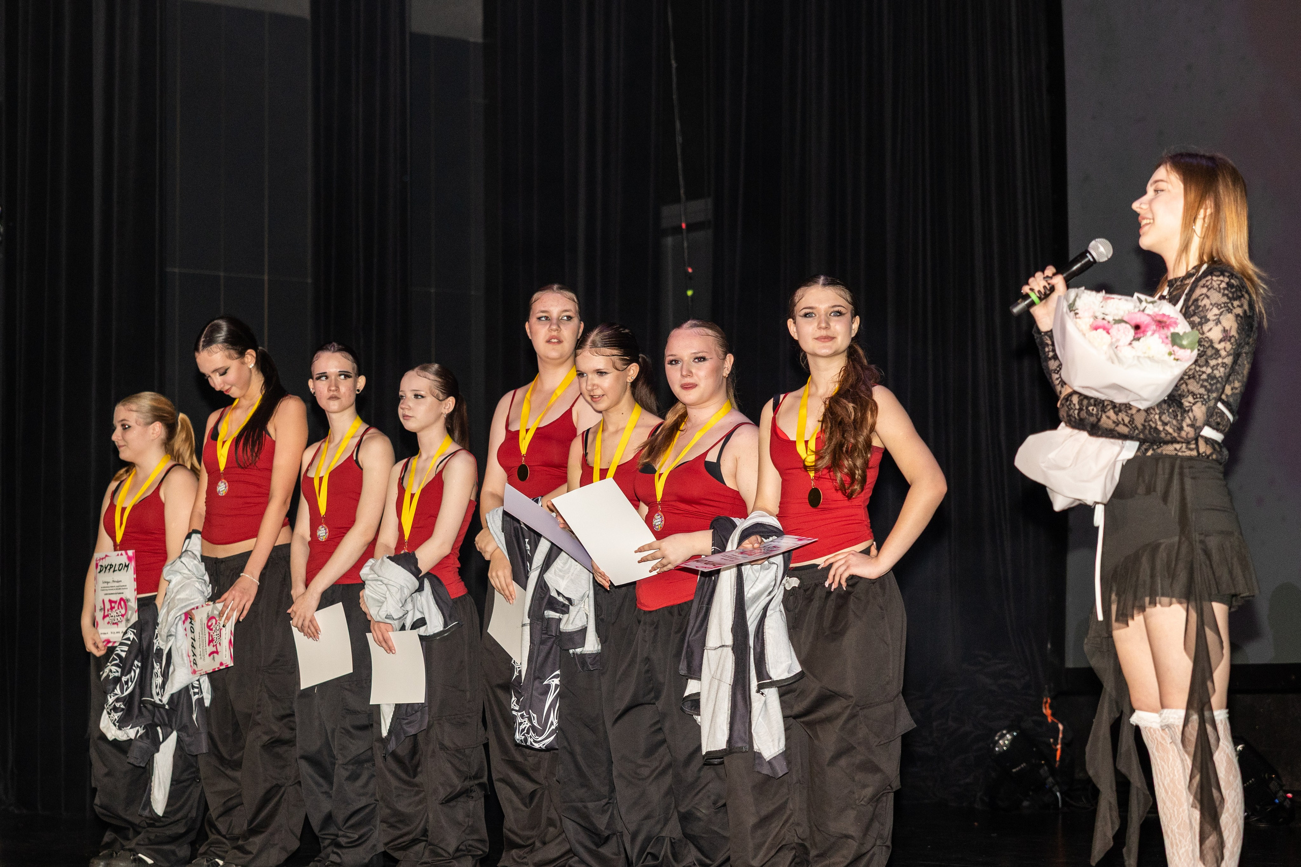 LEO DANCE SHOW WINTER 2025. Семейный и детский фотограф в Варшаве Мила Бобровская