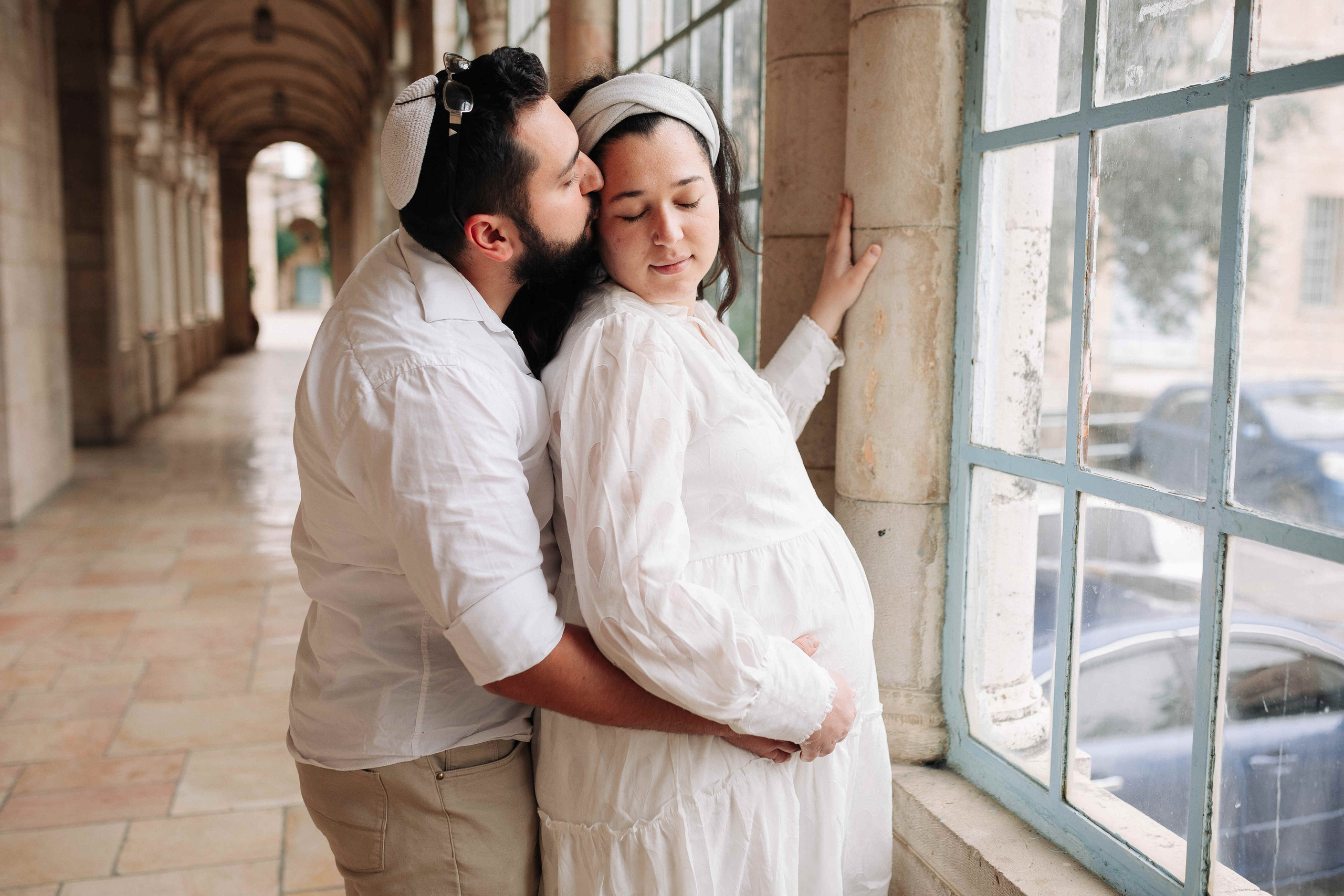 EXPECTING A BABY, JERUSALEM. PHOTOGRAPHER IN ISRAEL