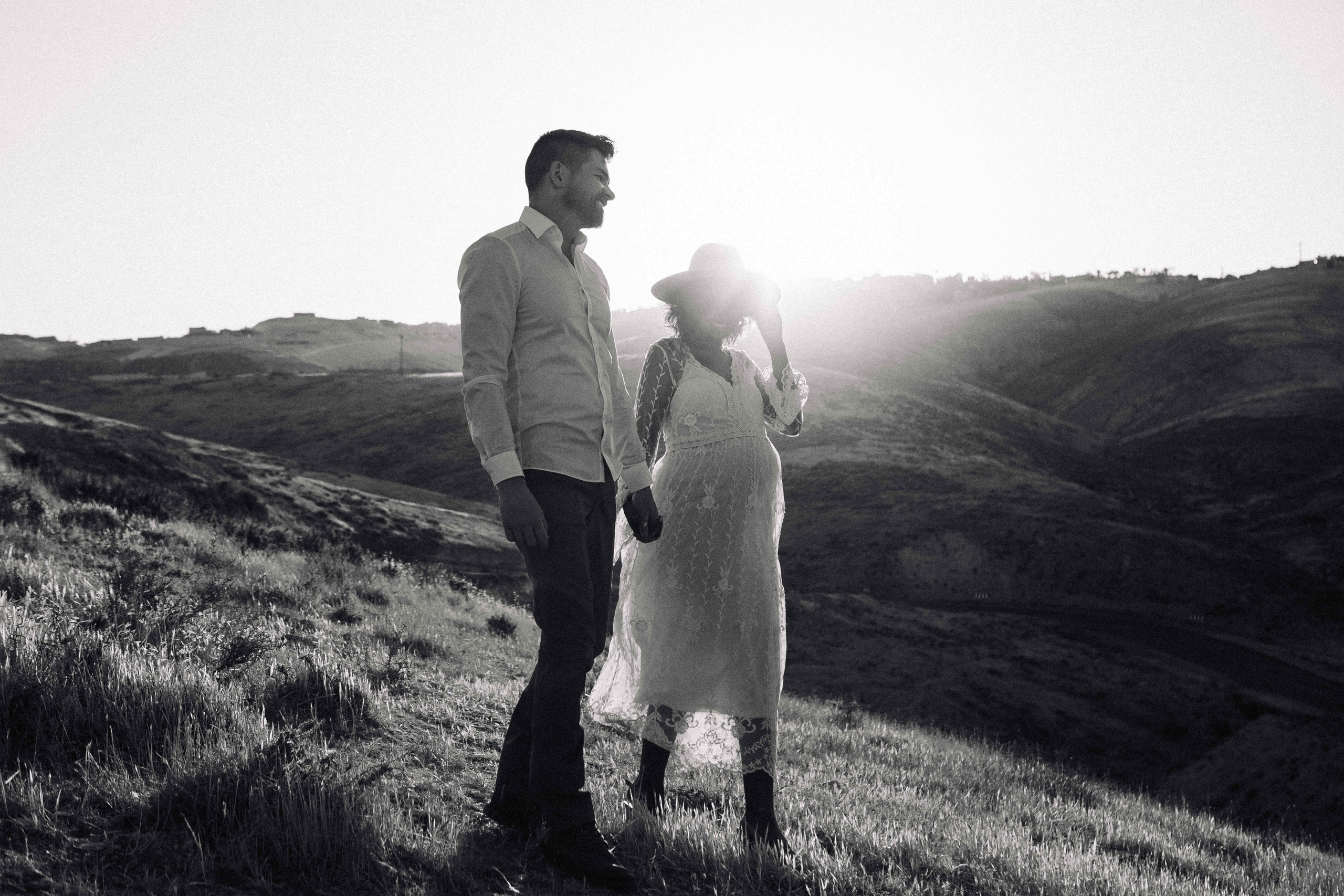 PHOTO SESSION IN THE DESERT NEAR MAALE ADUMIM. PHOTOGRAPHER IN ISRAEL