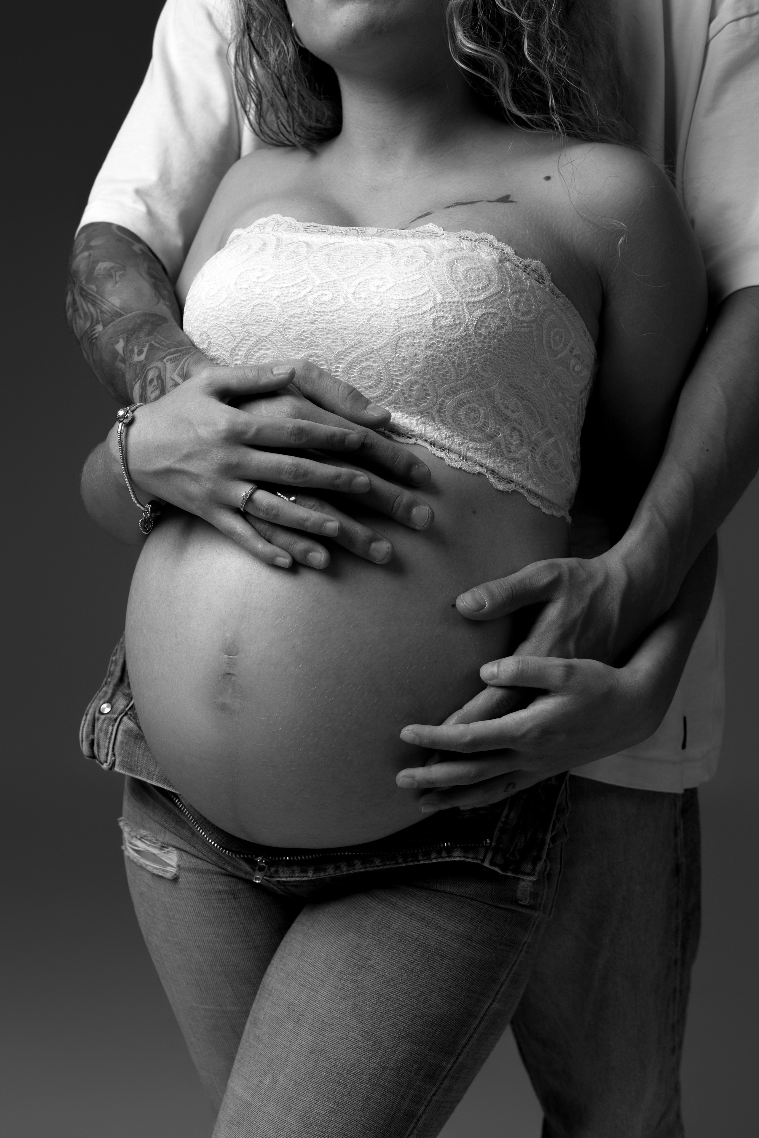 una sesión de fotos ,sesión de fotos para , sesión de fotos Almería , fotografía Almería , fotos premamá ,sesión de fotos embarazo , sesión de fotos Maternidad ,sesión de fotos Embarazo en exteriores , fotos embarazo en la playa . sesión de fotos de embarazo en Estudio, fotografía de retrato Almería ,Estudio de fotografía para embarazadas y maternidad , Estudio Embarazadas fotos , mejor fotógrafo de Embarazo Almería , fotografía Embarazo en Almería 