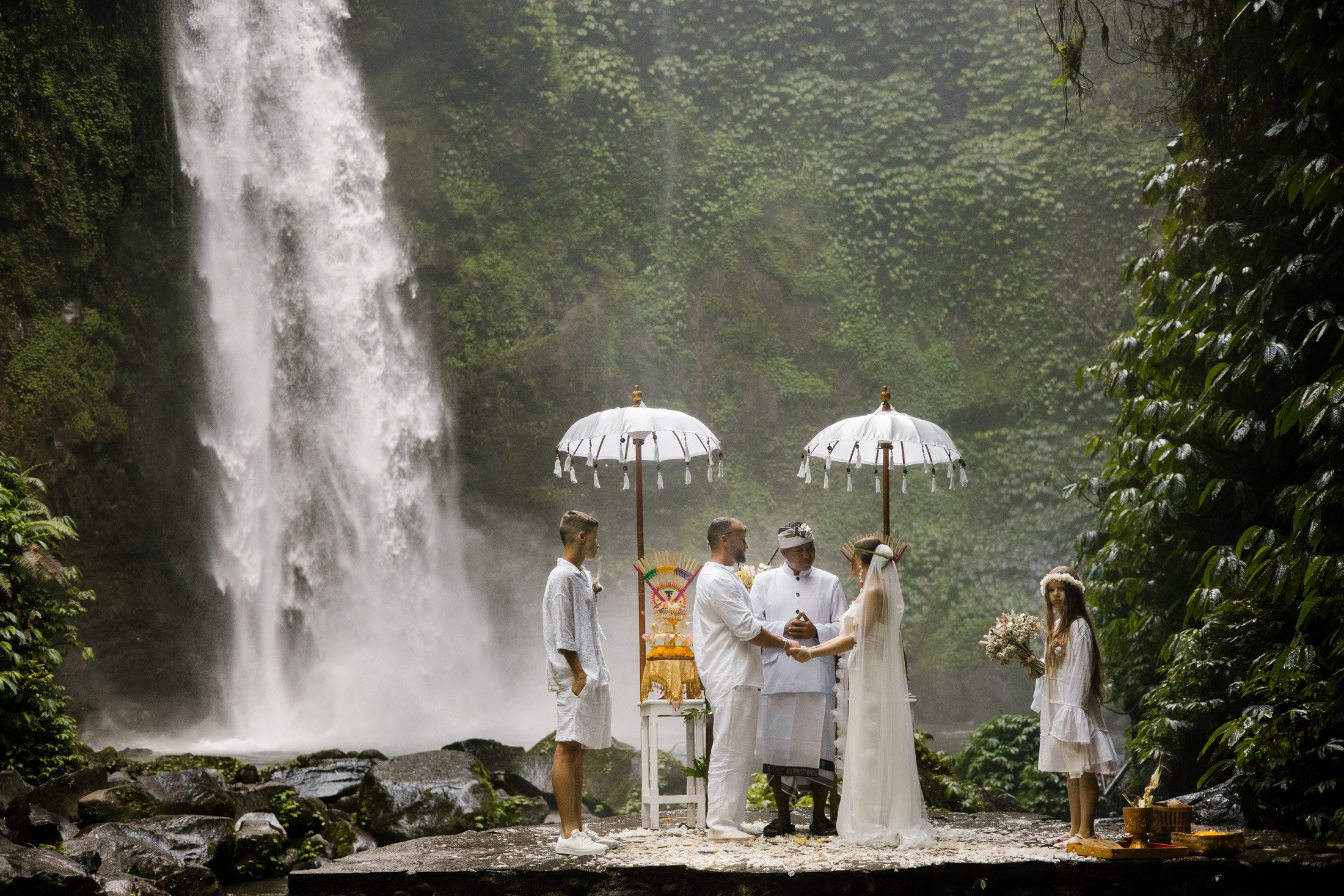 Family wedding. Getitfeel — Aesthetic Photography and Videography