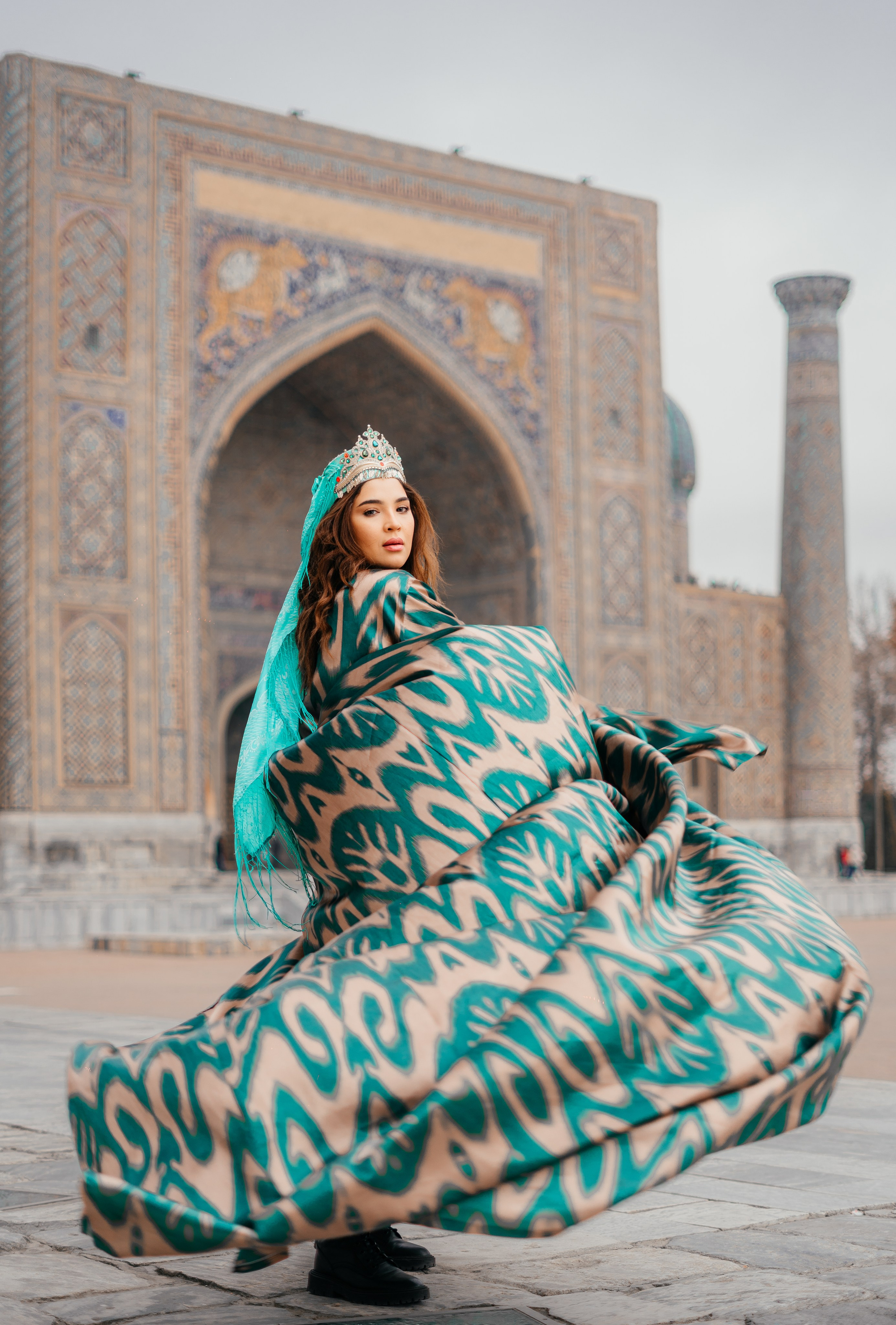Photo walk on Registan Square. Photographer in Uzbekistan and Samarkand Djasur Marupov