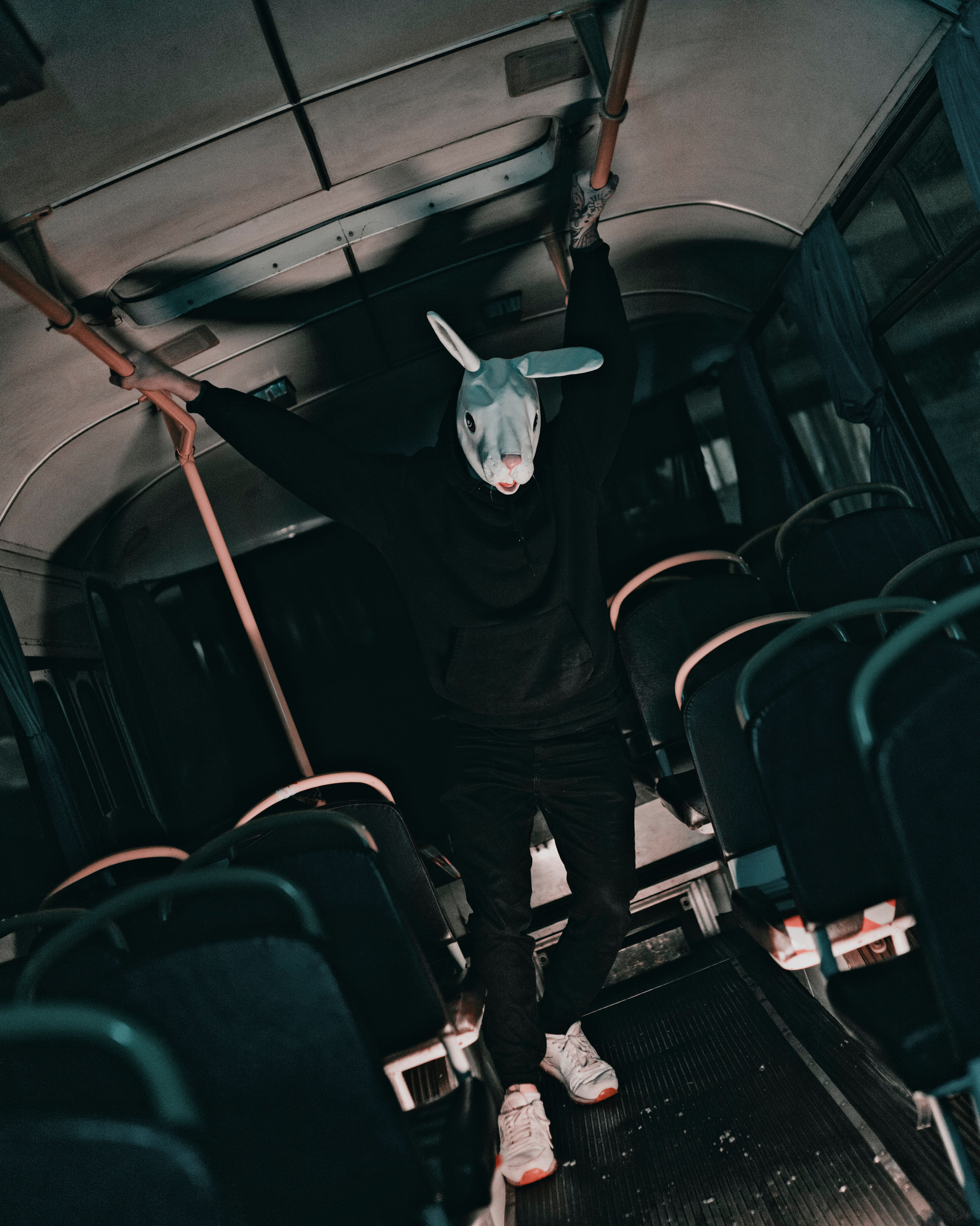 ЗАЯЦ | ЛИАЗ. Портретный и спортивный фотограф в Алматы Алексей Овечкин