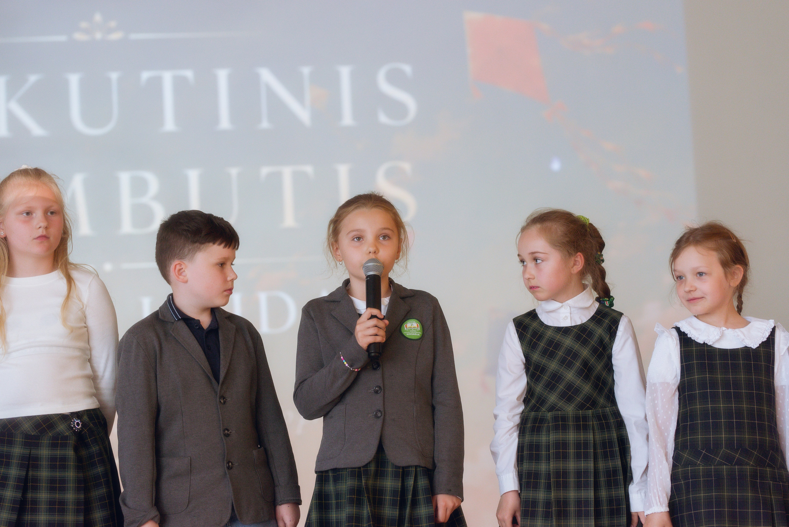 Paskutinis skambutis Joniškėlyje. Vestuvių fotografė Santa Jonuškė | Šiaulių apskritis, Panevėžio apskritis ir visa Lietuva