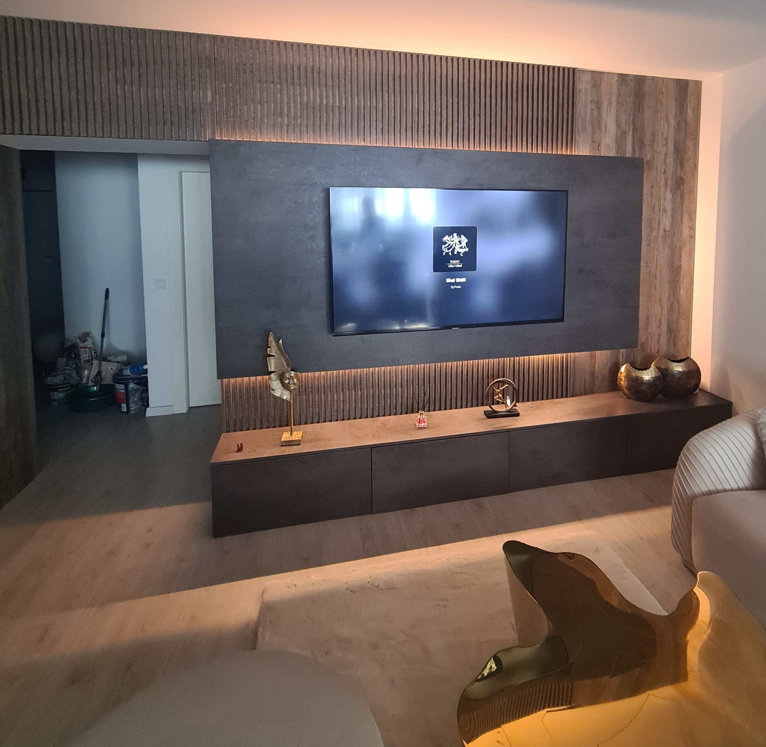 Comoda Tv. Furniture Alexandru Turcu