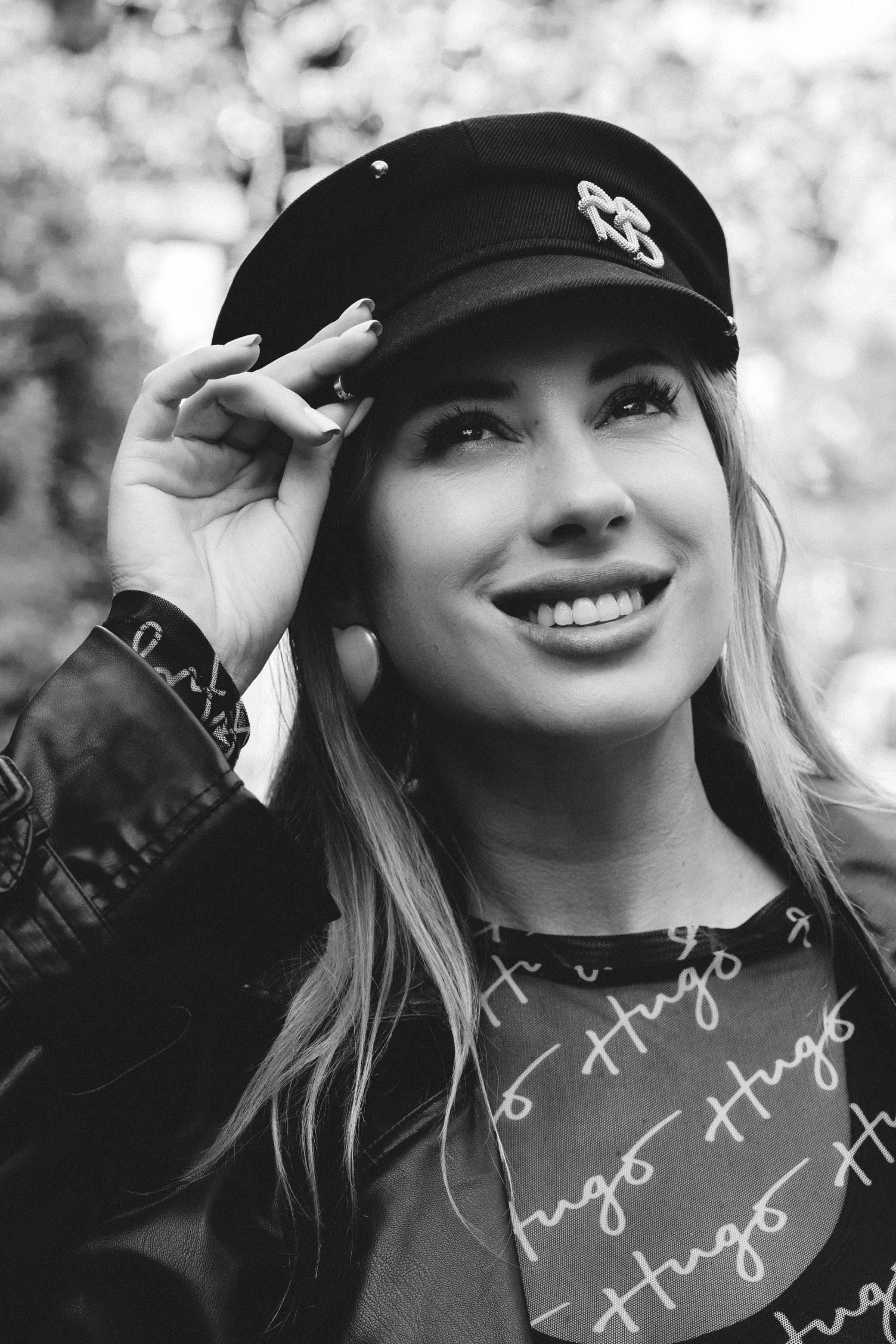 Street Portrait in Leipzig. Woman in black Leather Coat. Stylish. Charismatic Photography by Kristina Kozheltsova. Kristina Kozheltsova- Soulful Portrait&Lifestyle&Love Story Photographer in Leipzig, Germany