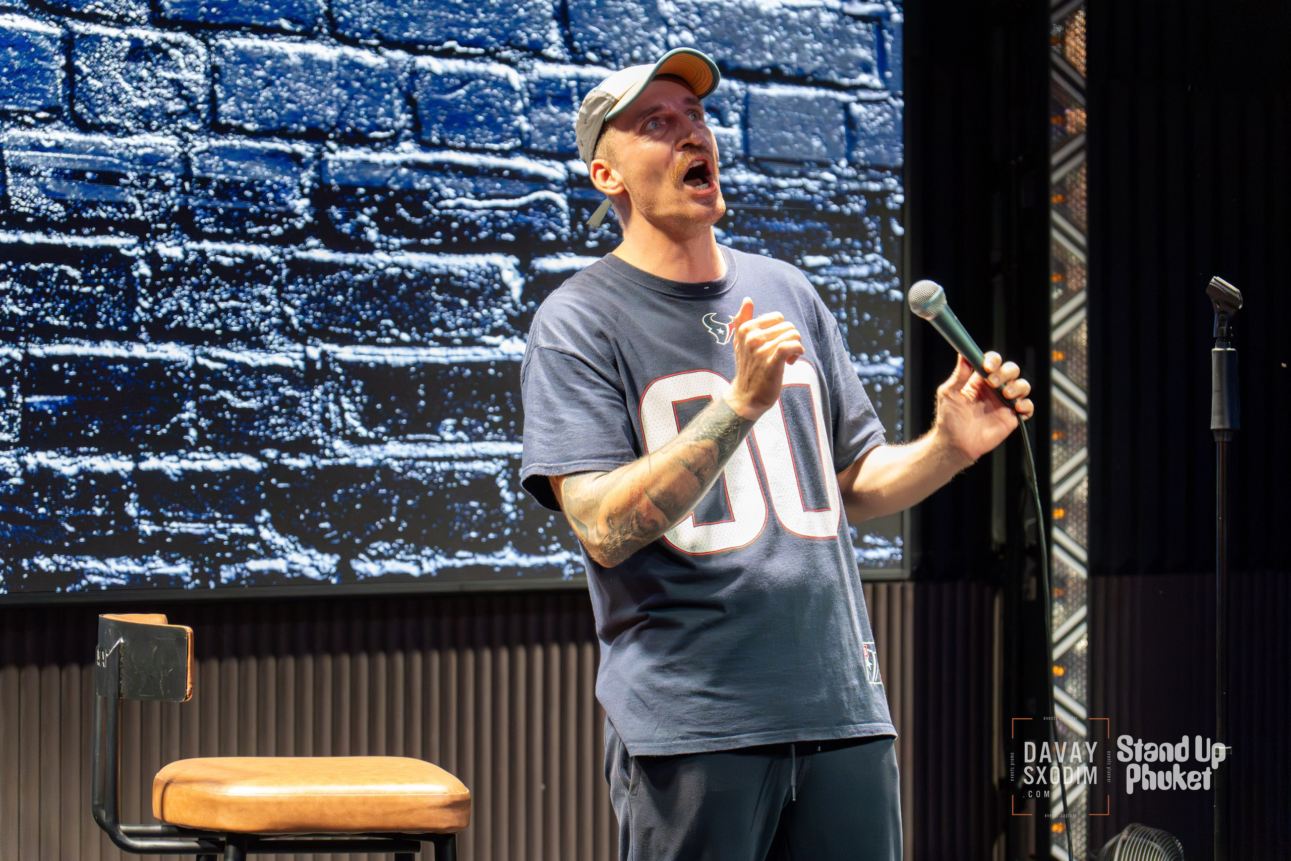 Standup Влада Лапина | Фоторепортаж | Афиша | DAVAYSXODIM.com PHUKET. АФИША|ФОТОРЕПОРТАЖИ|ИВЕНТЫ|ПХУКЕТ