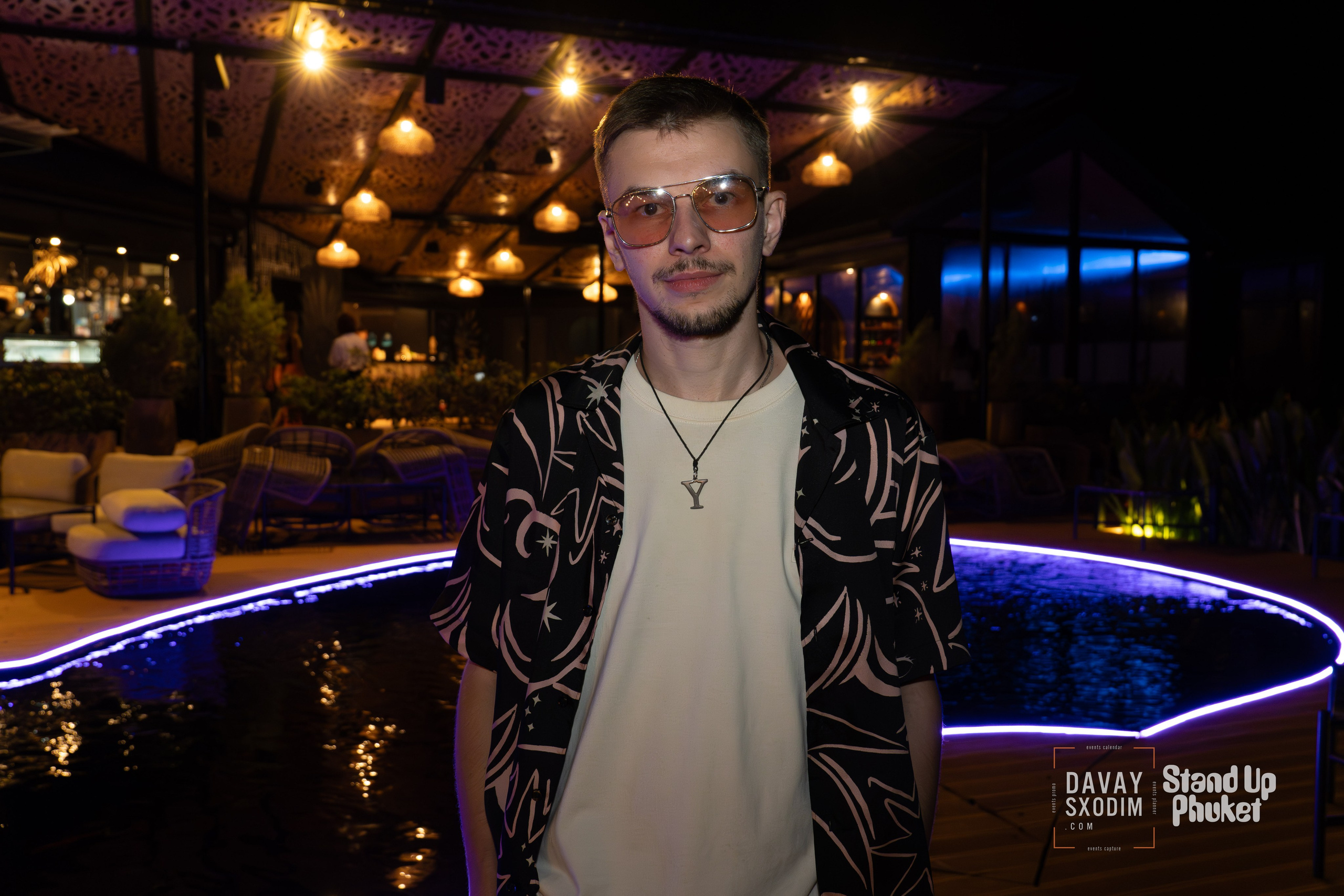 Standup Влада Лапина | Фоторепортаж | Афиша | DAVAYSXODIM.com PHUKET. АФИША|ФОТОРЕПОРТАЖИ|ИВЕНТЫ|ПХУКЕТ