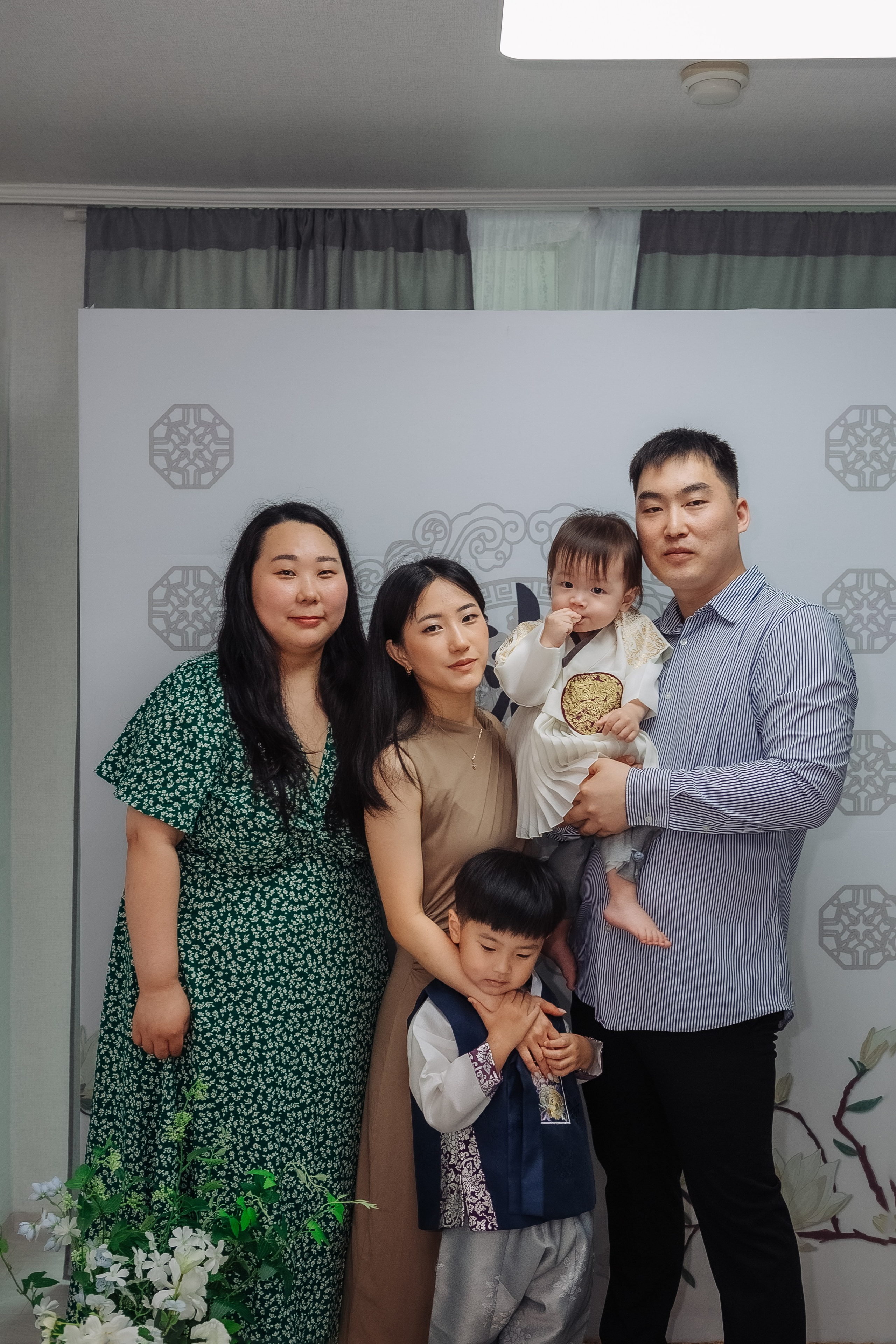 Тео дома и в ресторане. Фотограф беременности, ньюборн и годовасиков в Корее Жанна Хан