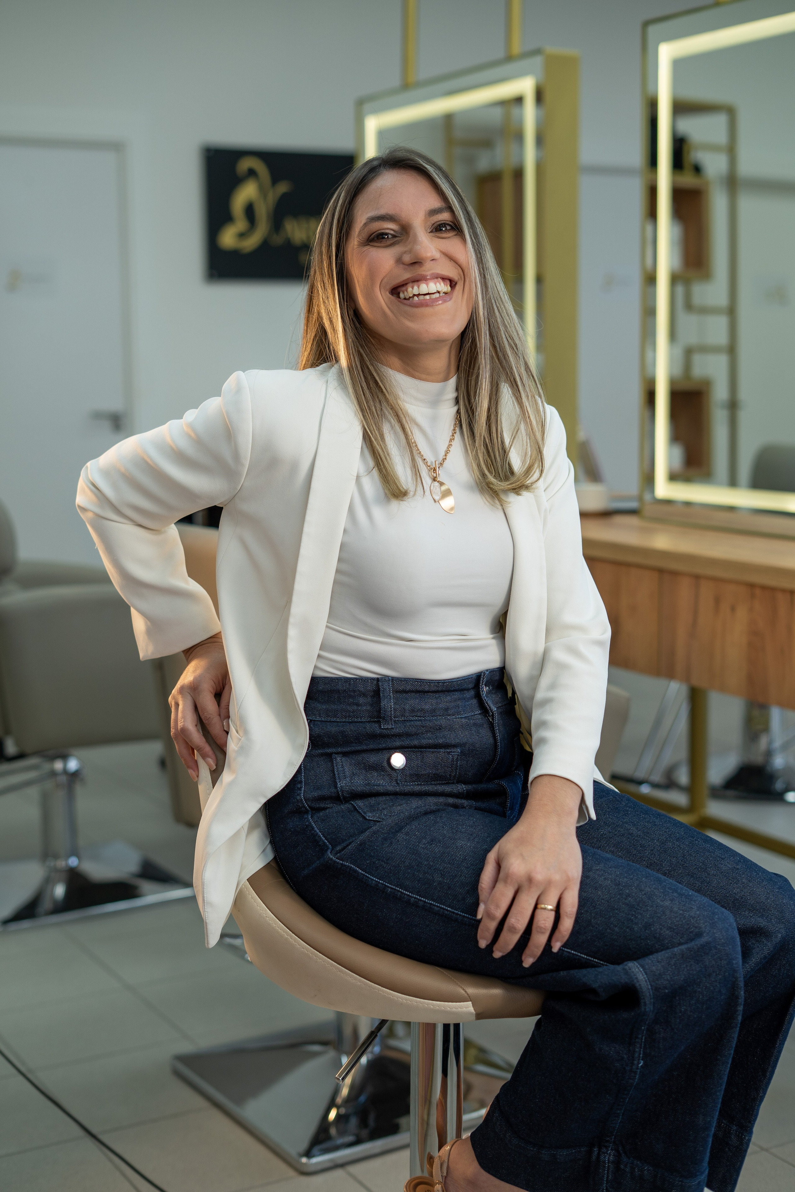 Kardeny Pimentel. Frames by Giovani Braga