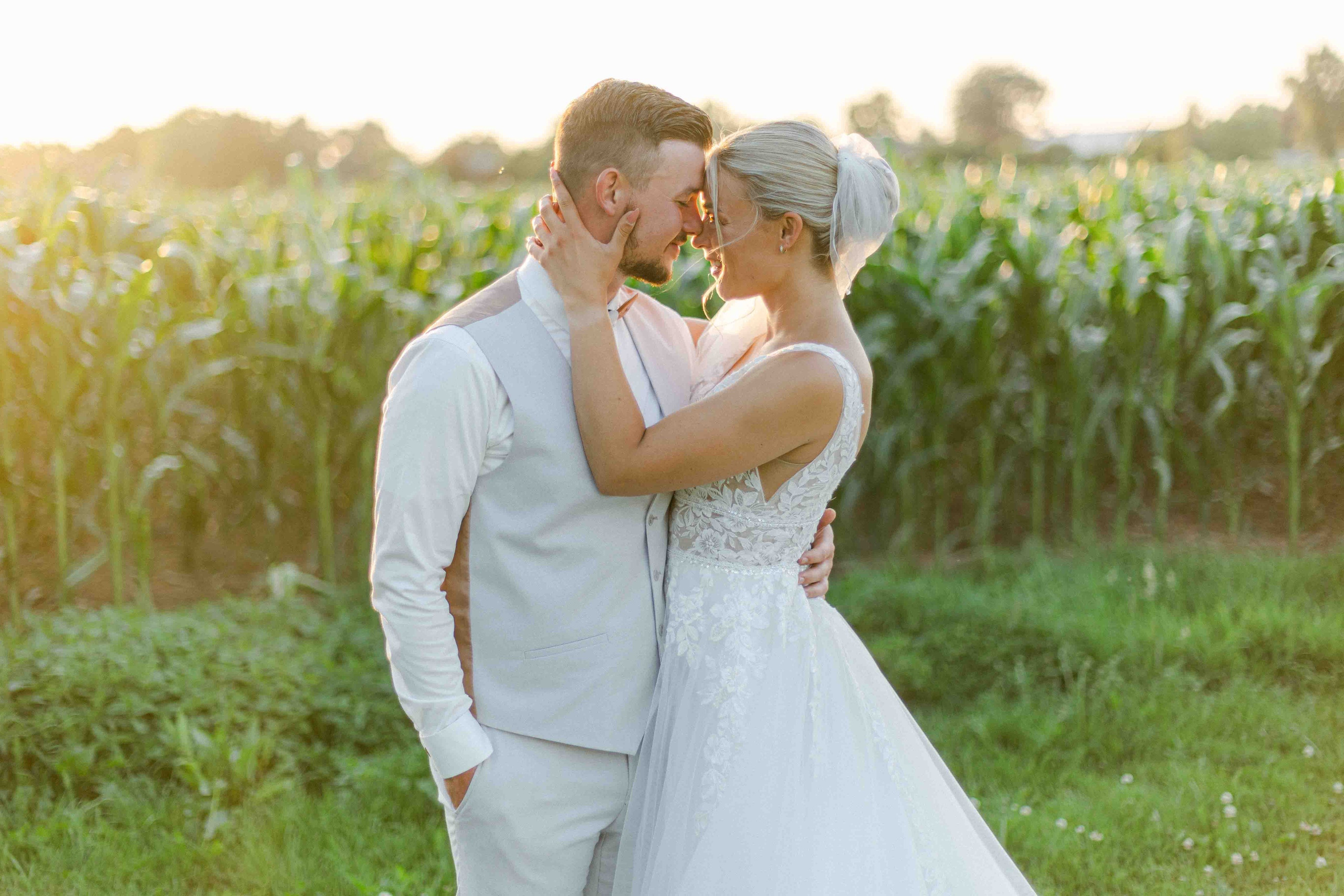 sonnenuntergang fotoshooting bei hochzeit im ak happiness 