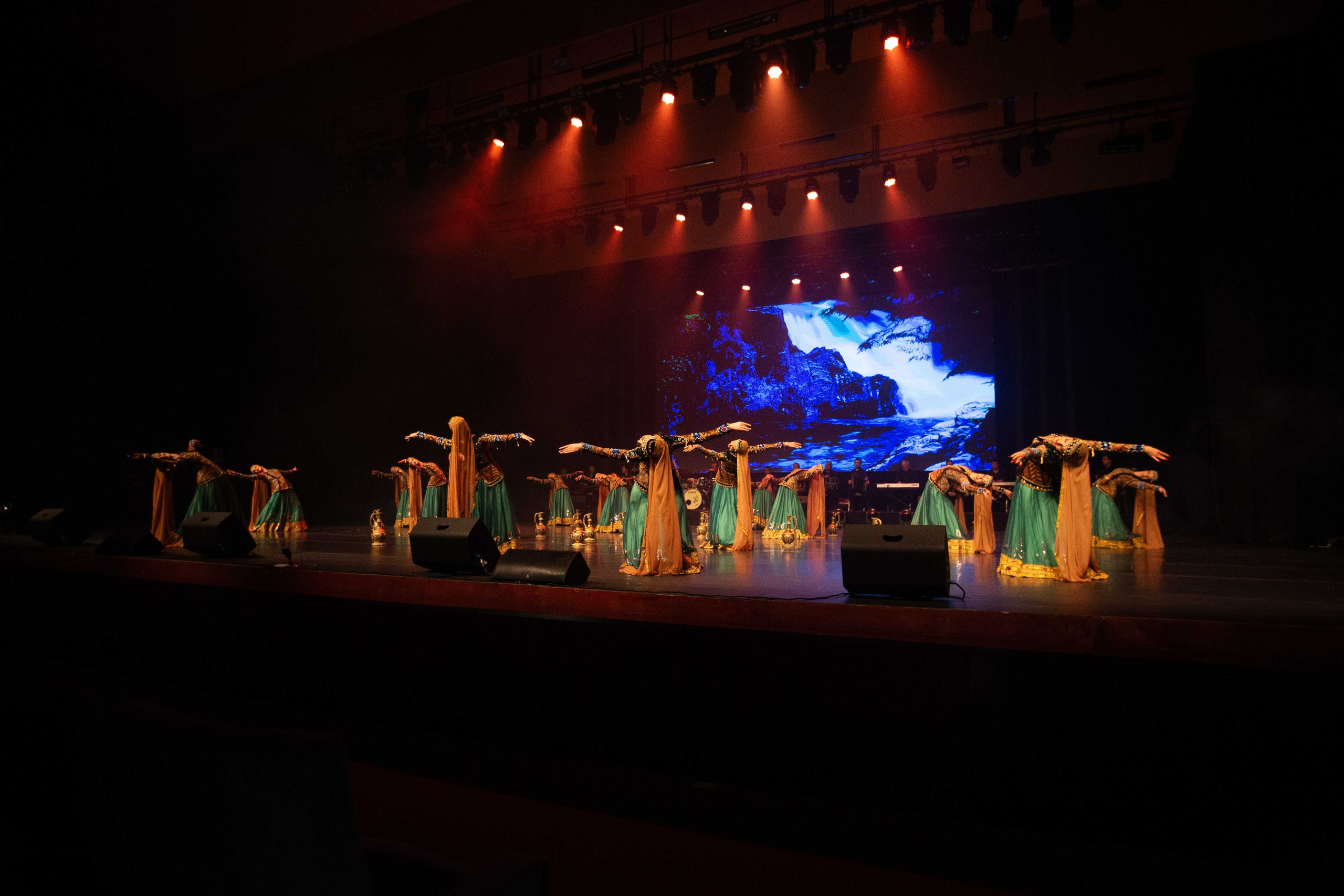 STATE DANCE ENSEMBLE. Wedding&Event photographer Ismail Rzayev in Baku