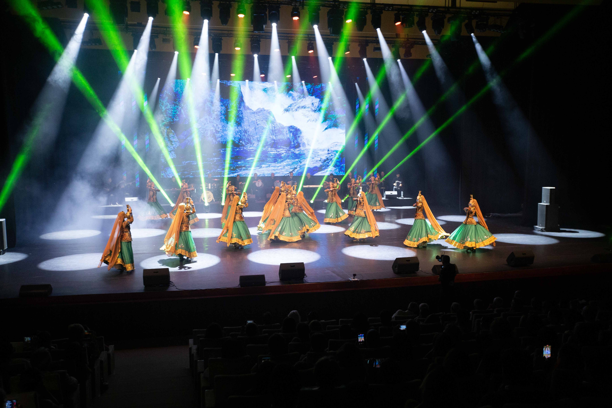 STATE DANCE ENSEMBLE. Wedding&Event photographer Ismail Rzayev in Baku