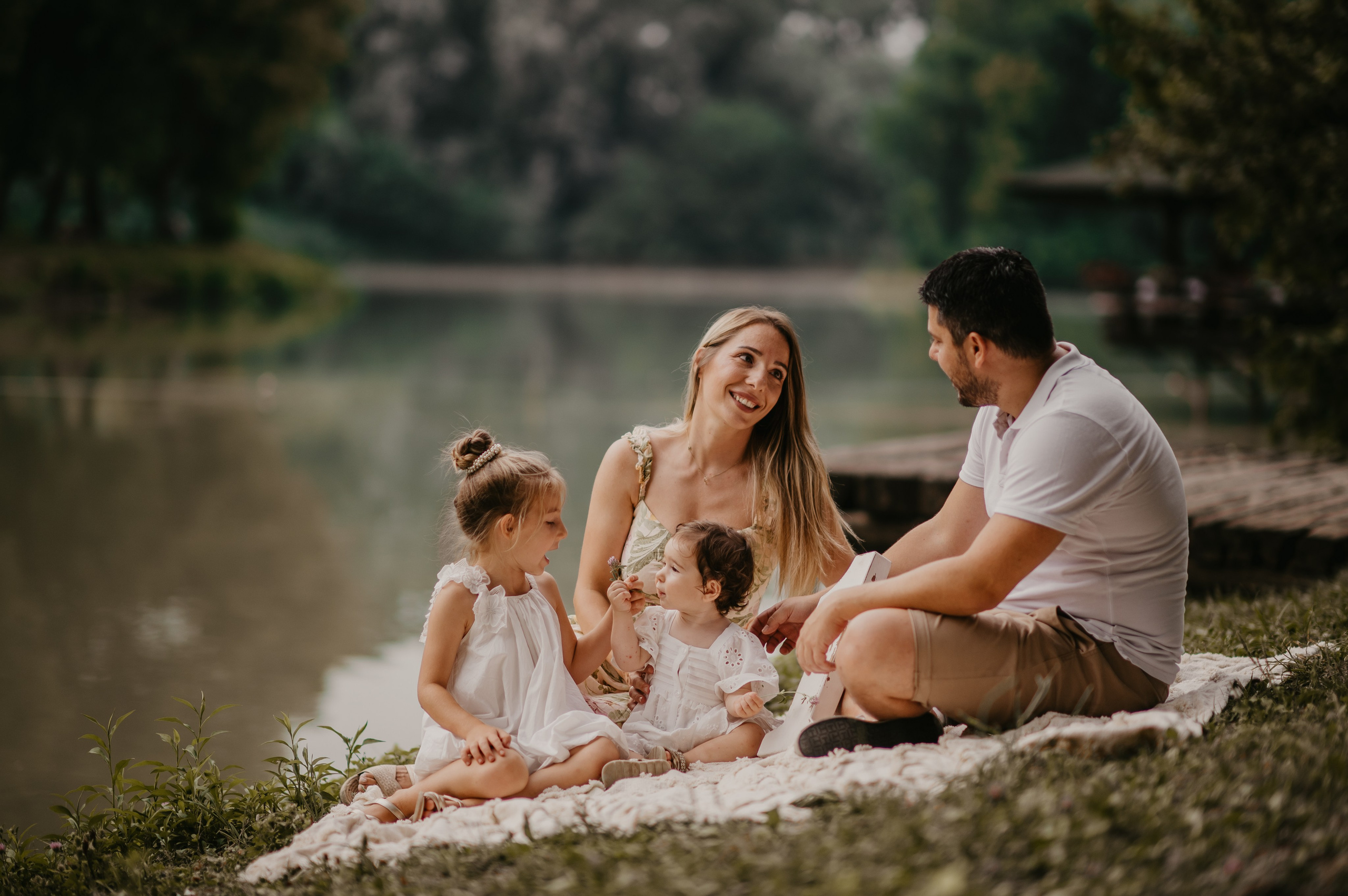 Ada Safari. Ana Sladojevic