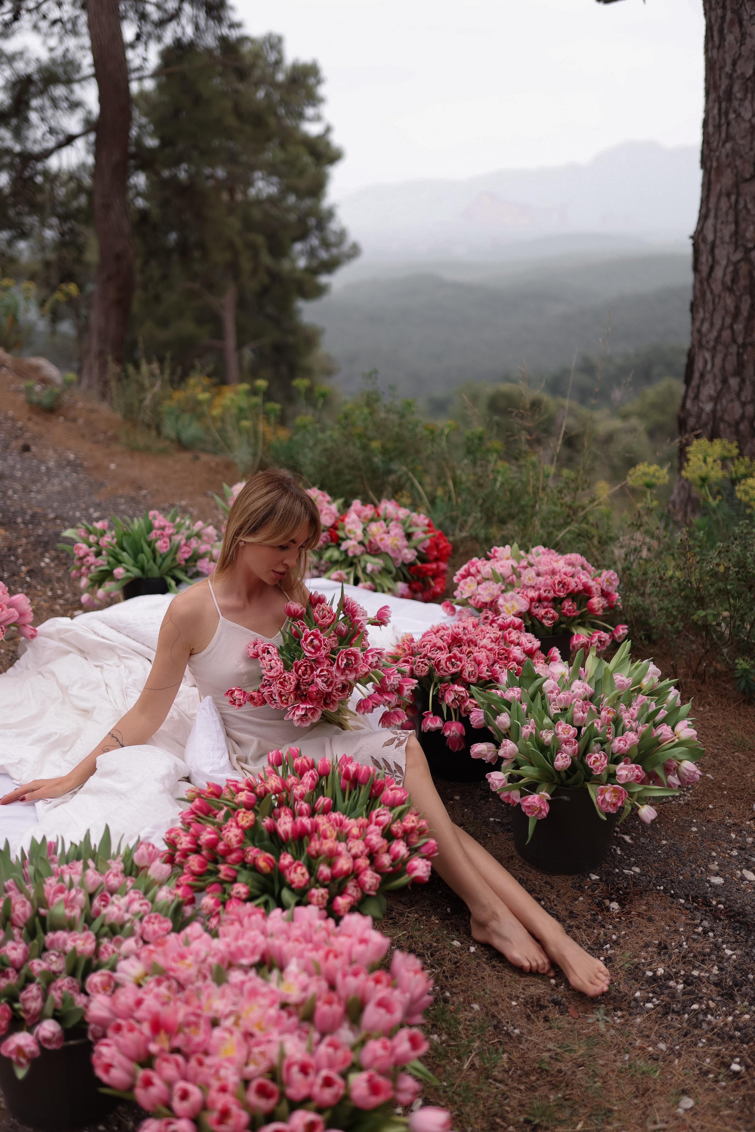 Девушка с тюльпанами. Фотограф в Турции | Алания, Сиде, Белек, Анталия, Кемер)