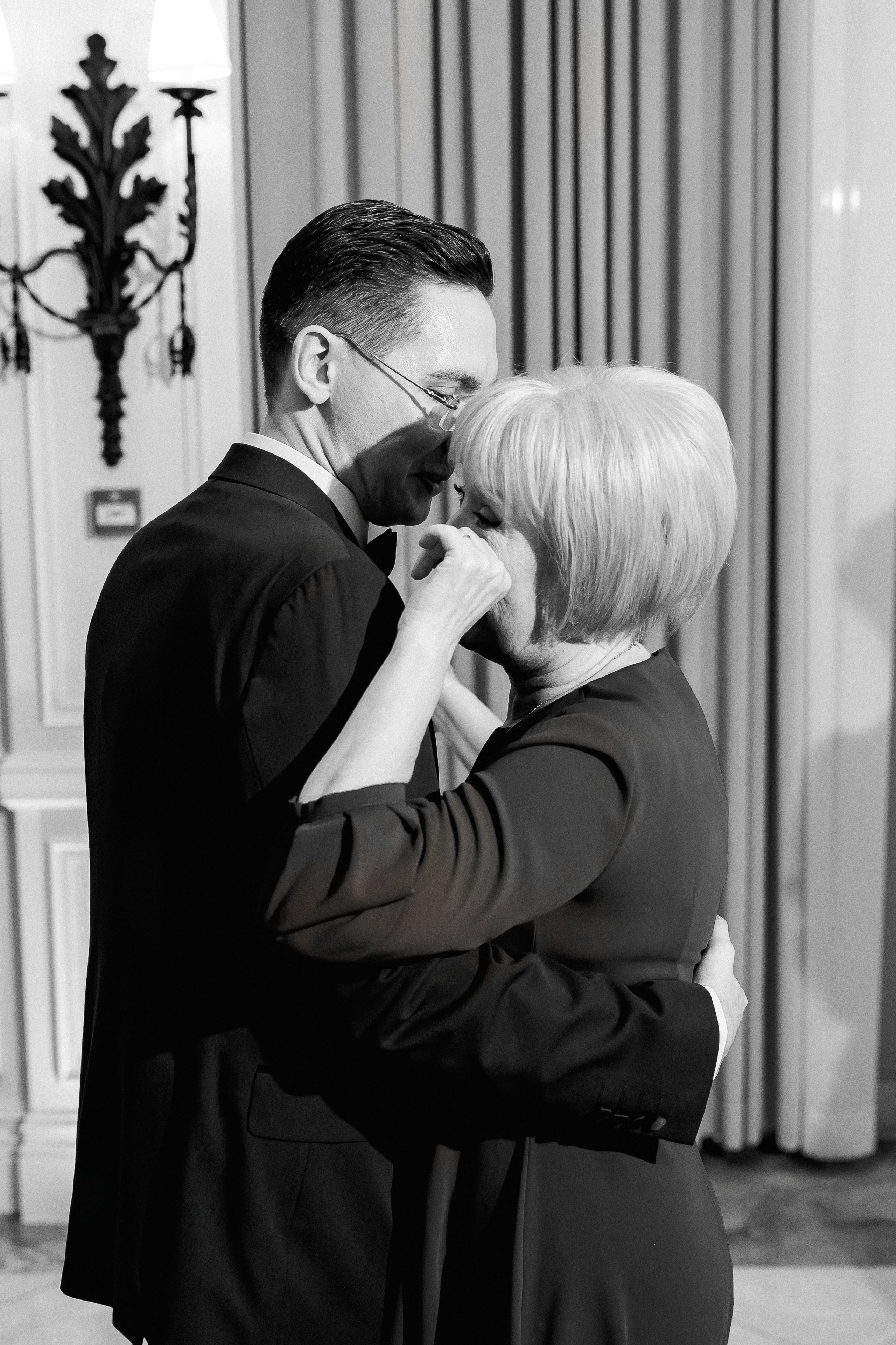 Serghei & Erica — Queen Residence. Servicii Foto și Video 067188353