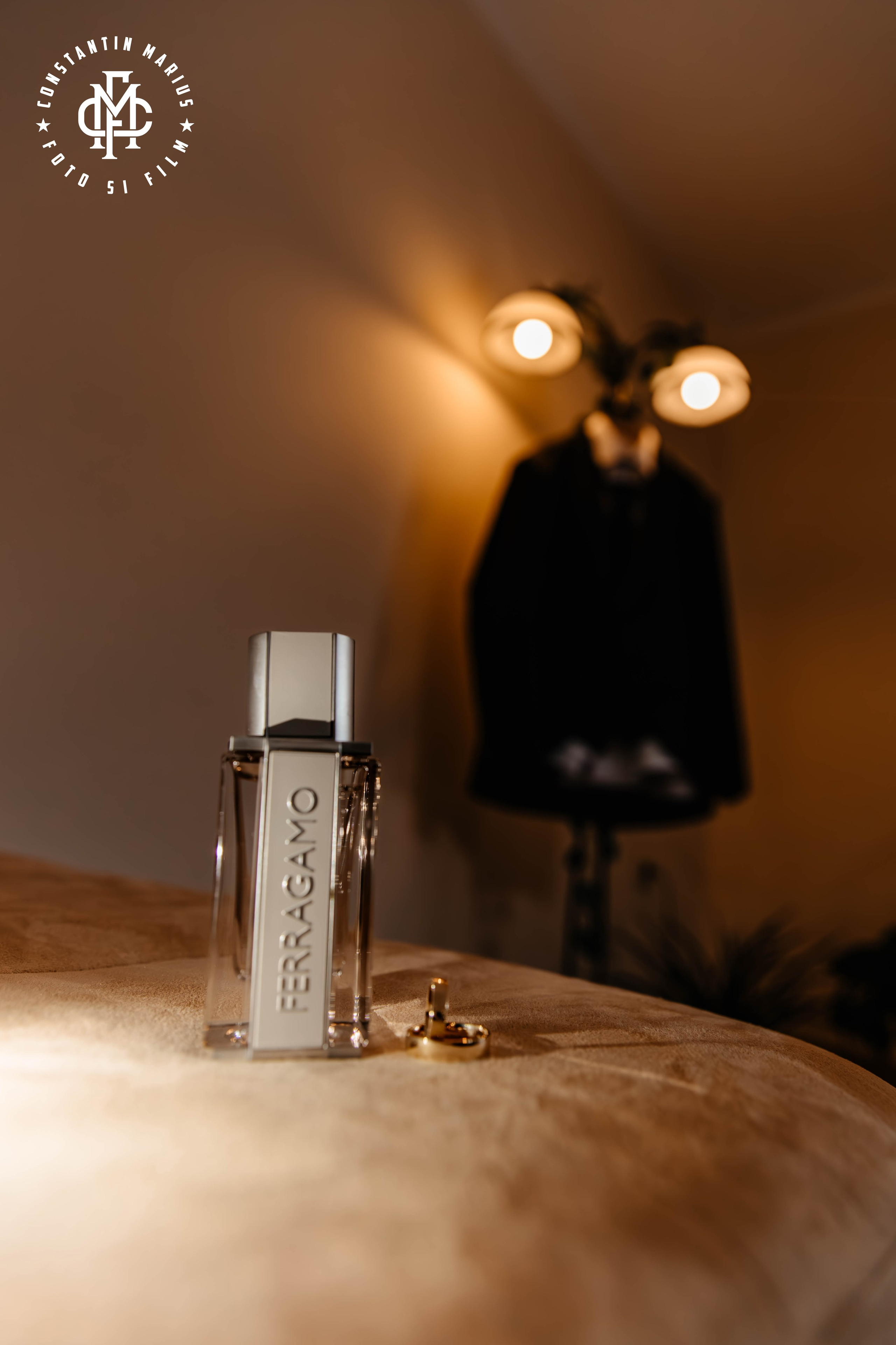 WEDDING PHOTOGRAPHY. DESPRE NOI