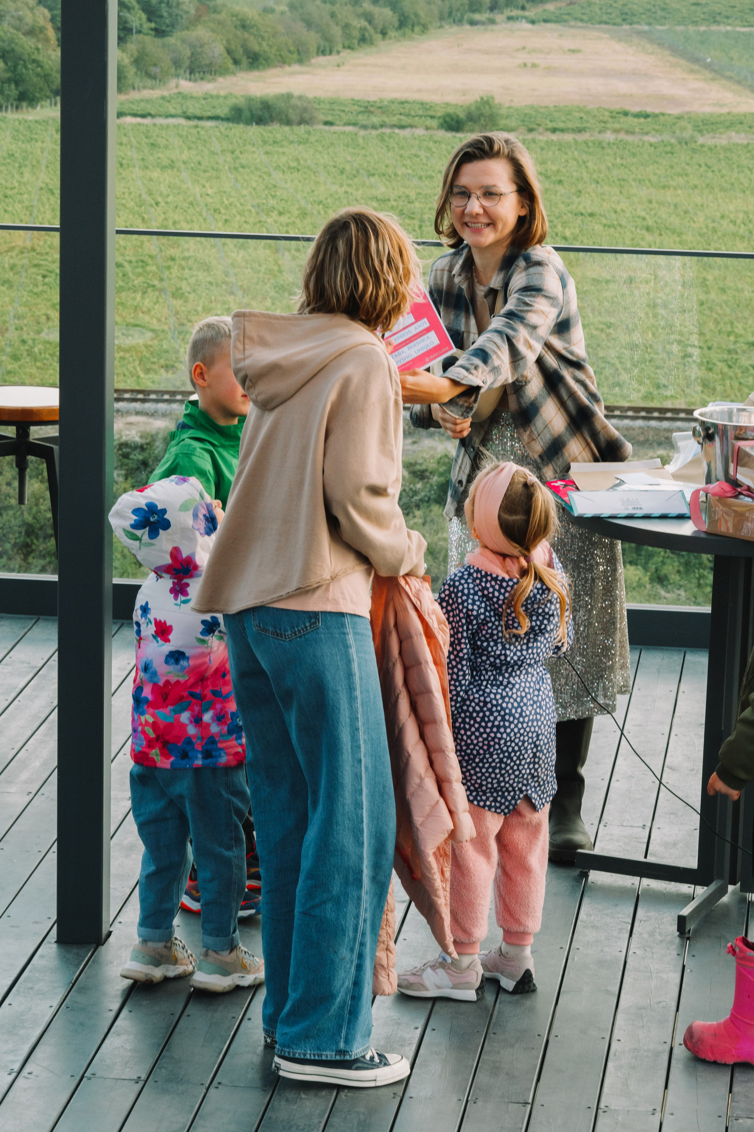 Mothers' Day Party. Fotograf Dmitrii Donets