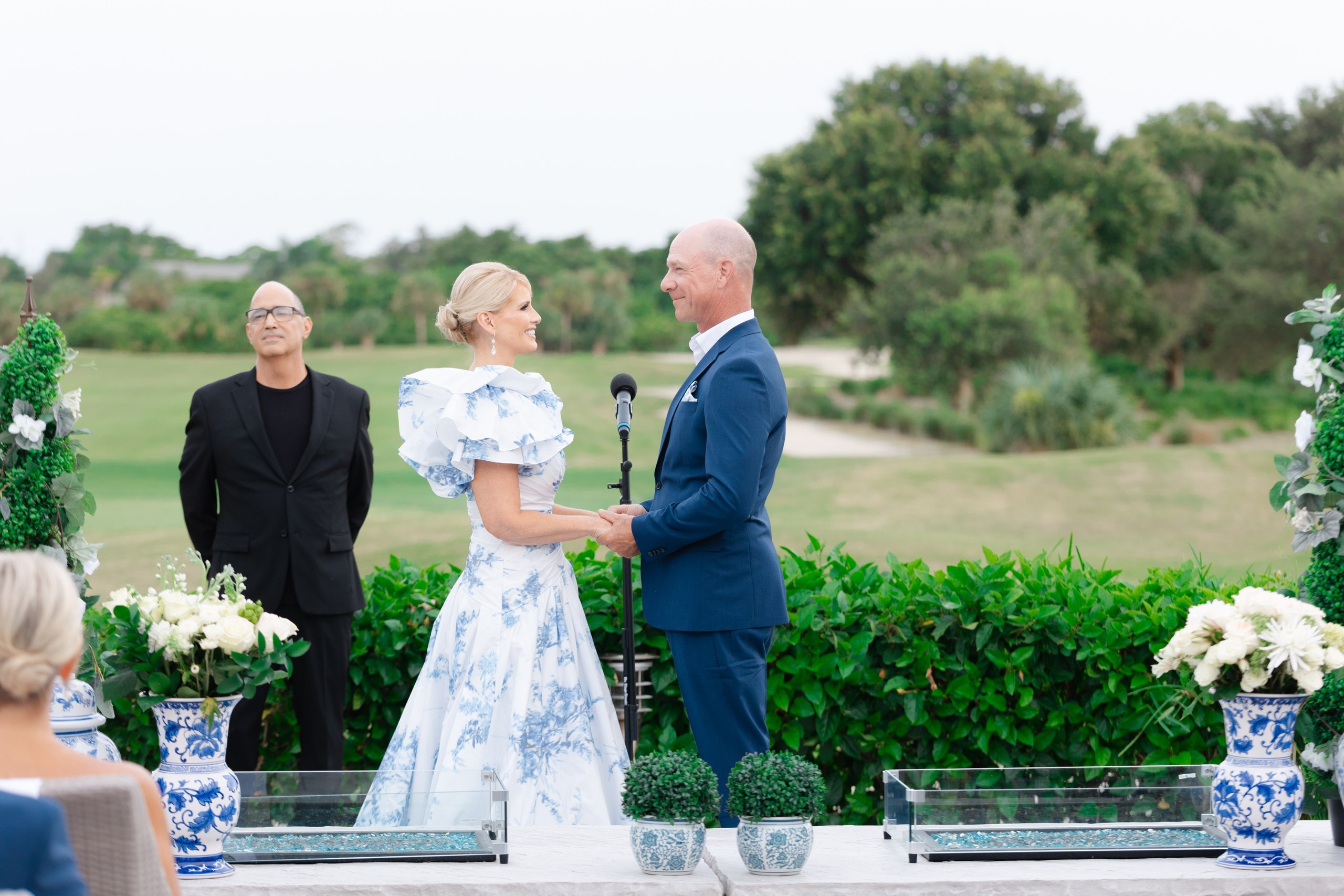 LOVE ON THE FAIRWAY. My name is Kate and I am family and wedding photographer