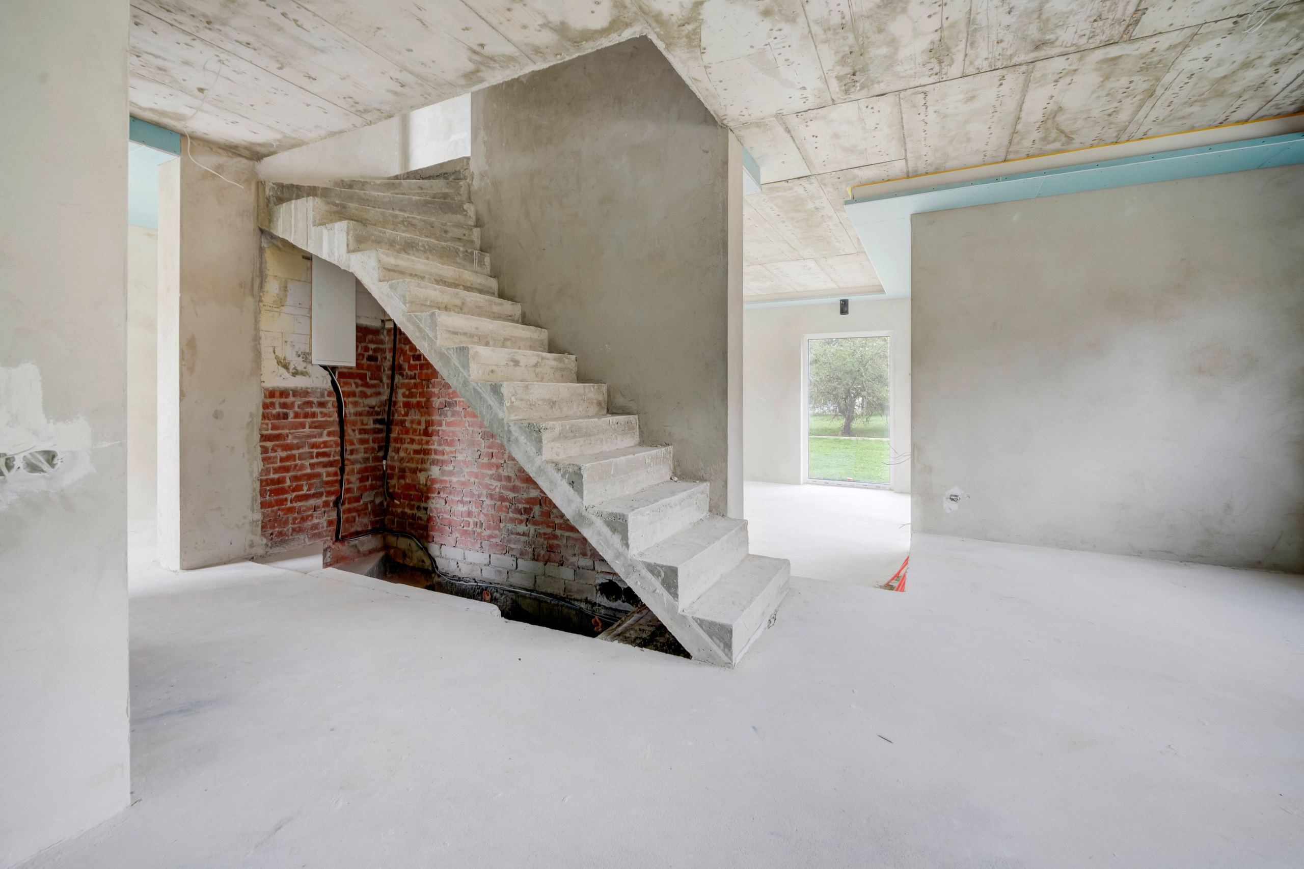 Pagubės sodų 11-oji 16, Vilnius. Namas su nepilna apdaila. Elina Sapiega fotografė Vilniuje